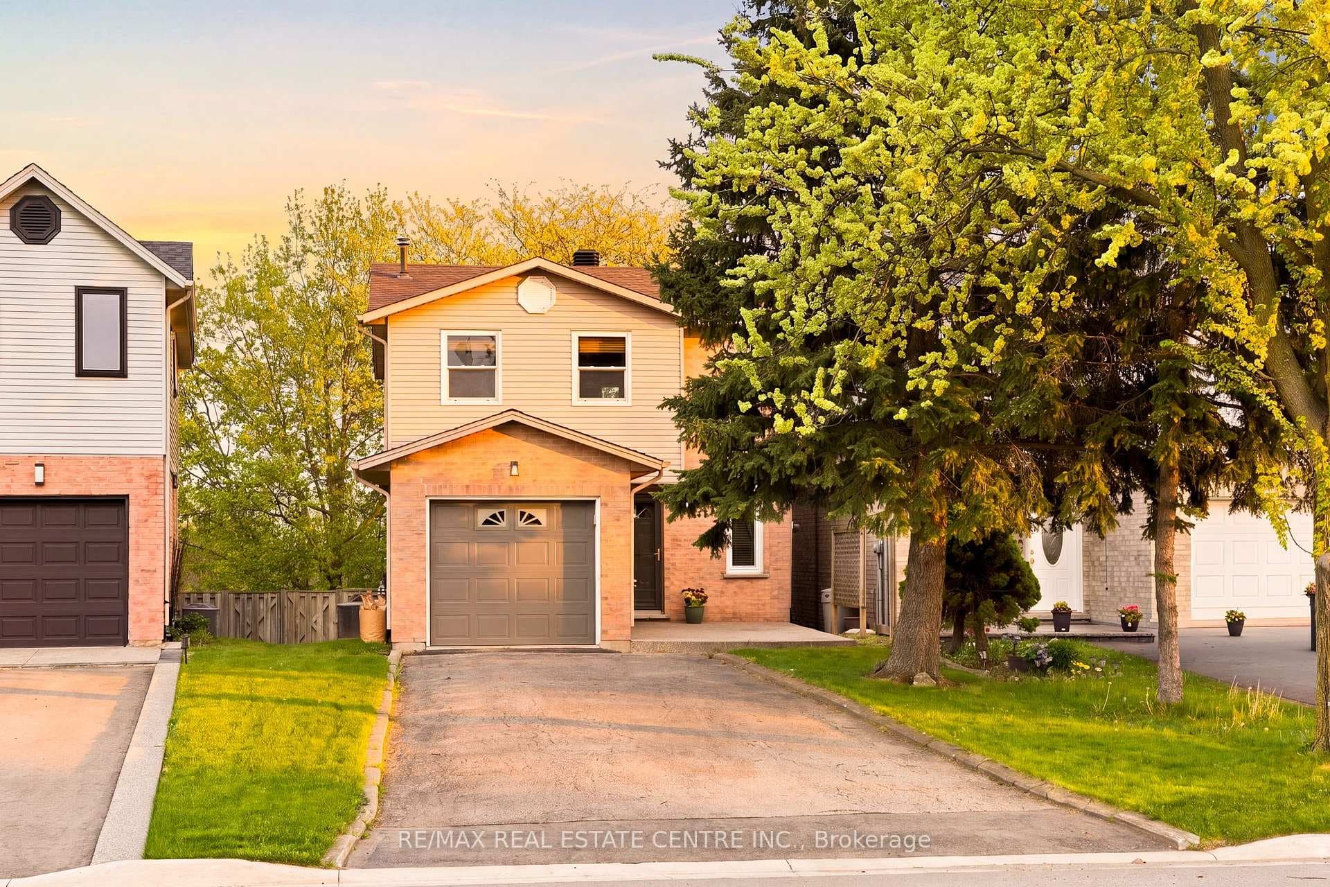 3124 Driftwood Drive - Detached photo 1 of 50 in Burlington, Ontario
