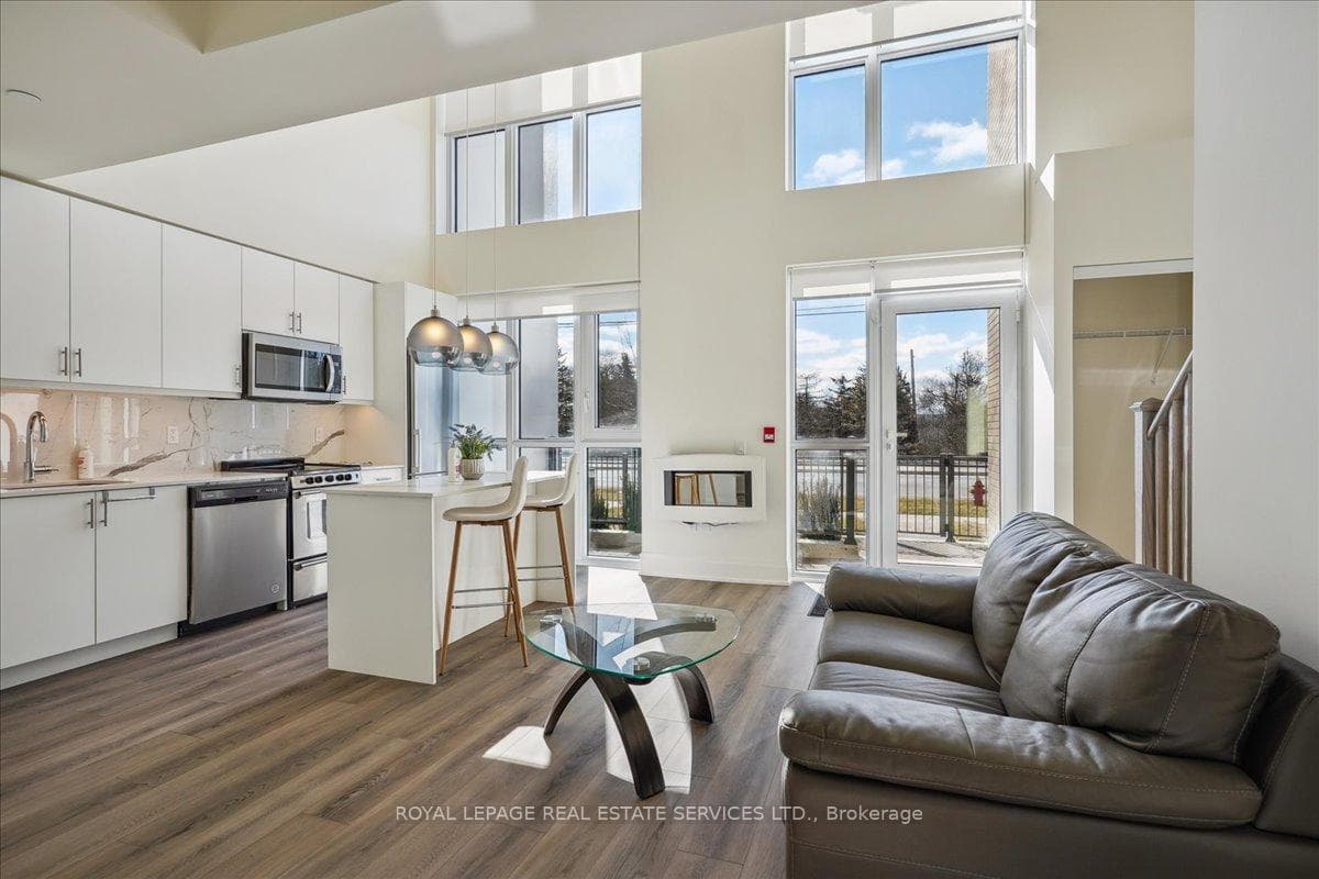 509 Dundas Street Unit 103 - Condo photo 4 of 40 in Oakville, Ontario