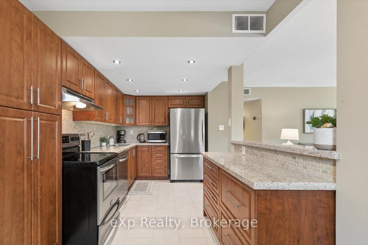 39 Stavebank Road Unit 403 - Condo photo 12 of 33 in Mississauga, Ontario