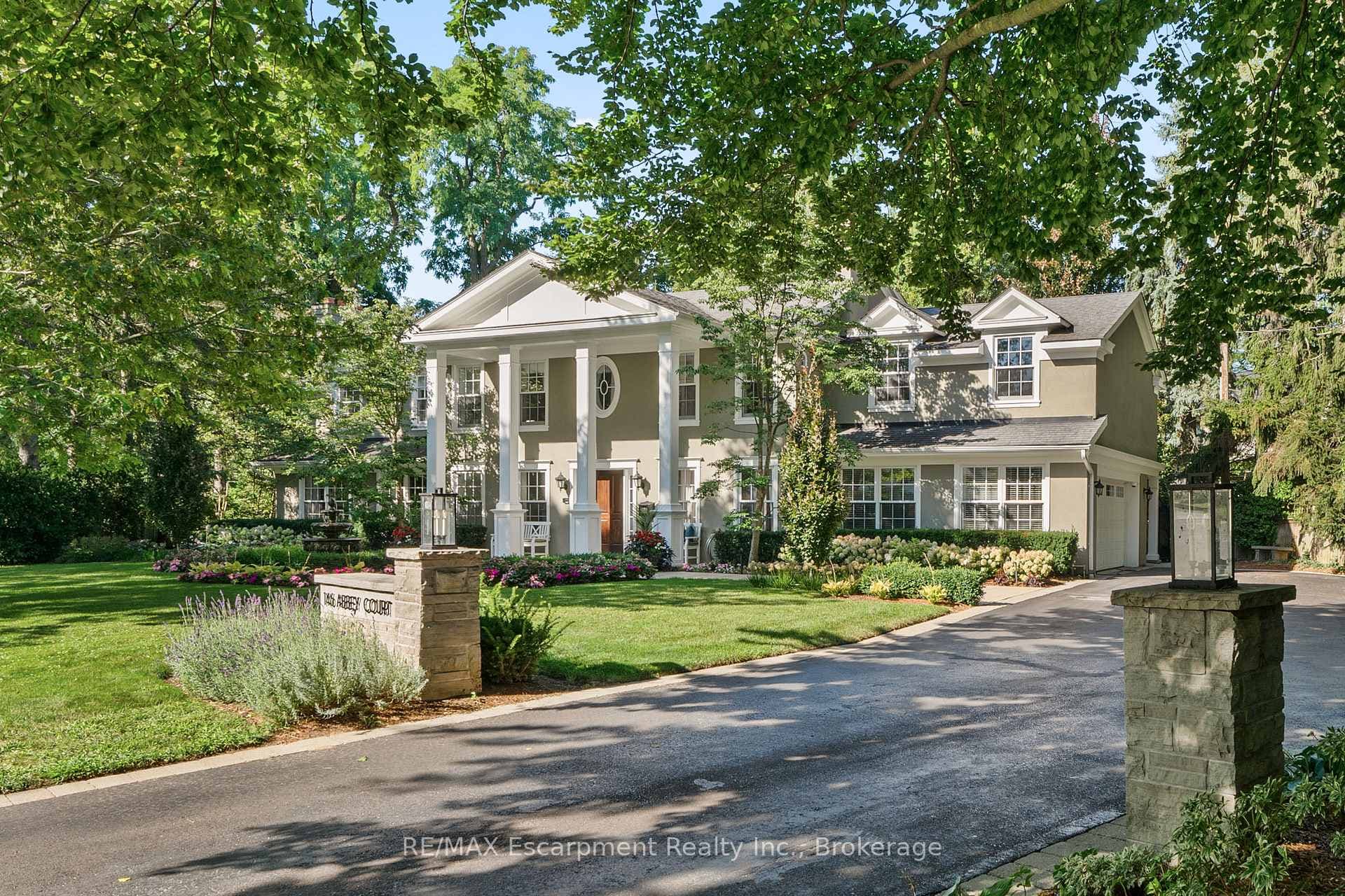 146 Abbey Court - Detached photo 2 of 45 in Oakville, Ontario