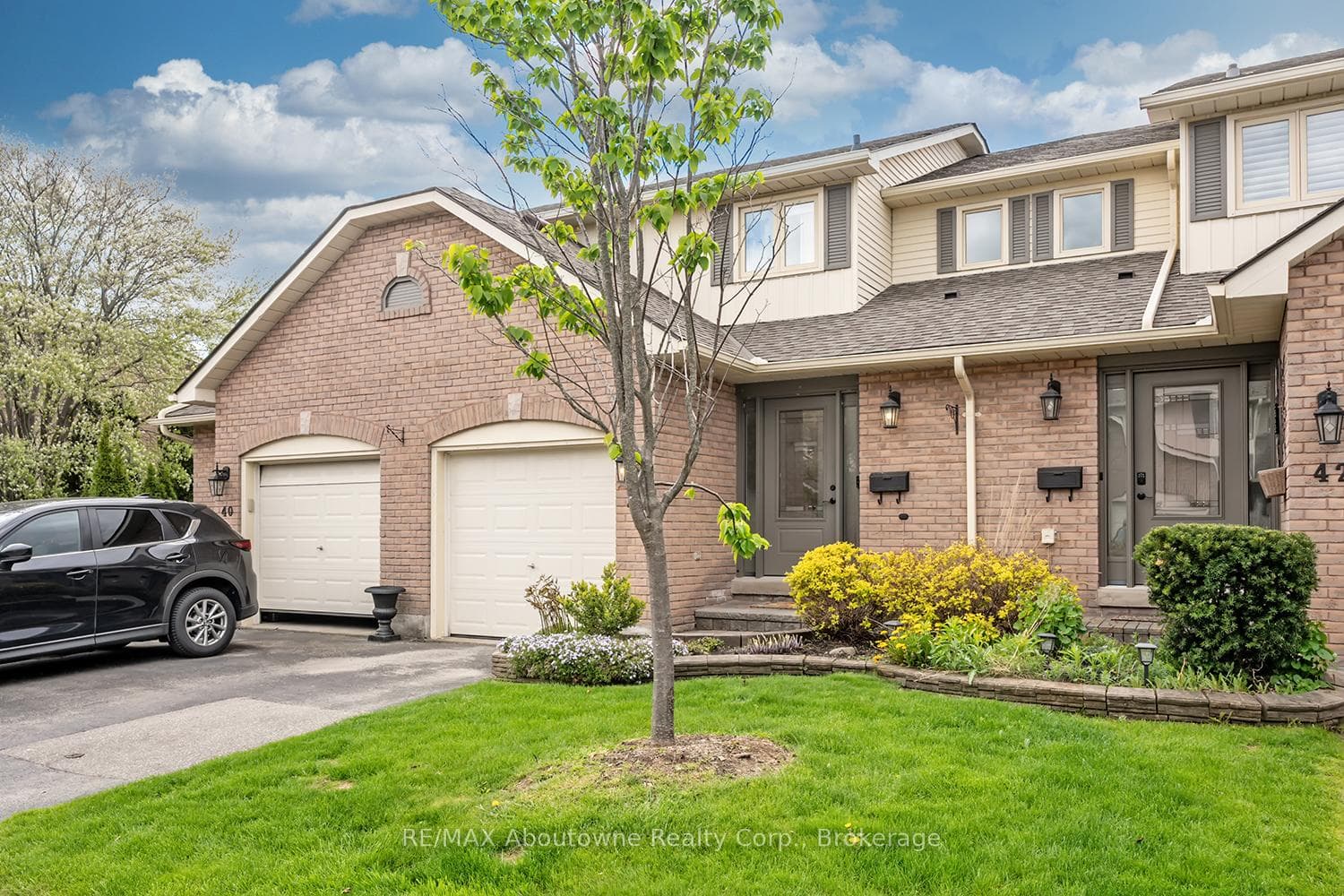 2470 Headon Forest Drive Unit 41 - Condo photo 1 of 42 in Burlington, Ontario