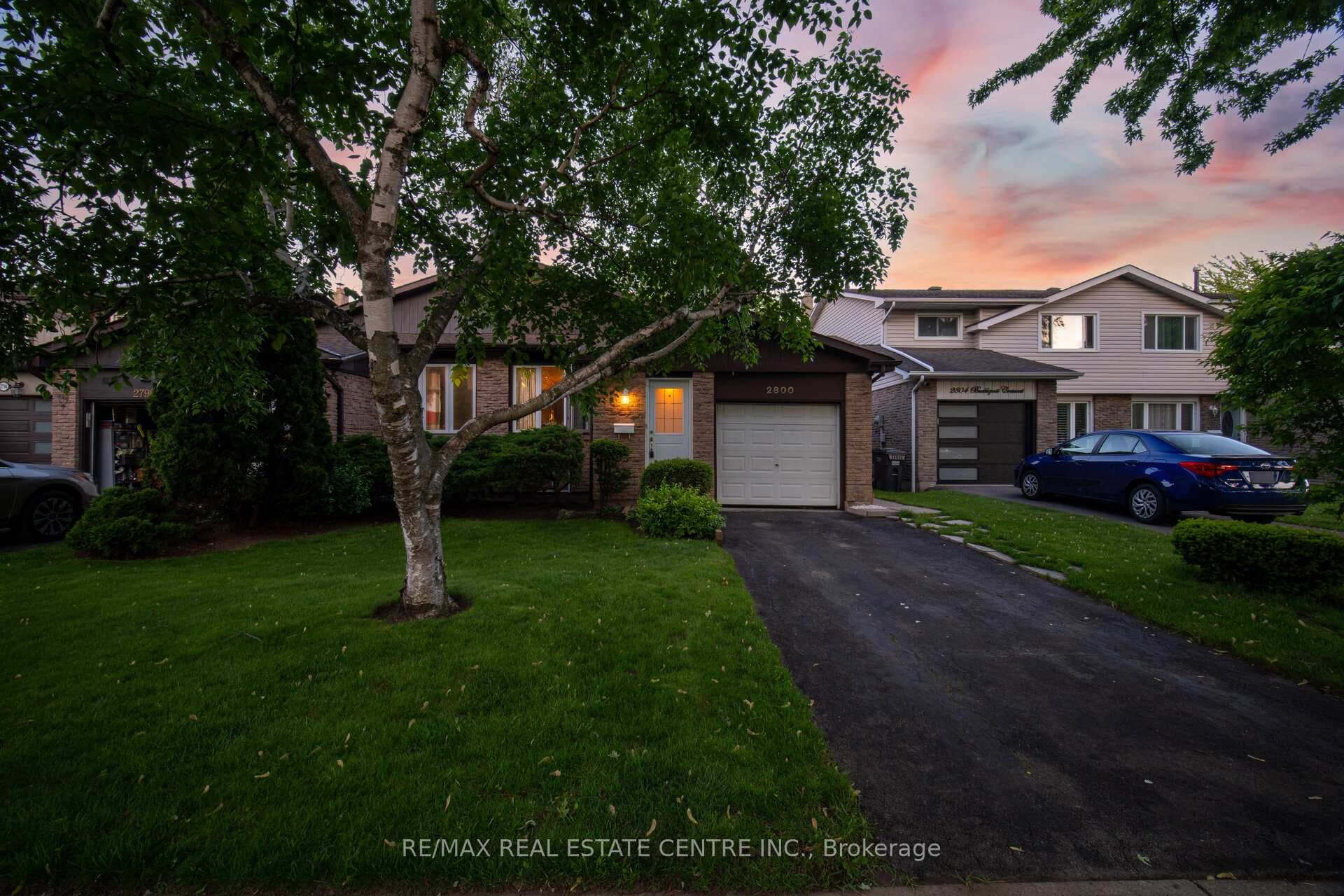2800 Bucklepost Crescent - Semi-Detached photo 4 of 46 in Mississauga, Ontario