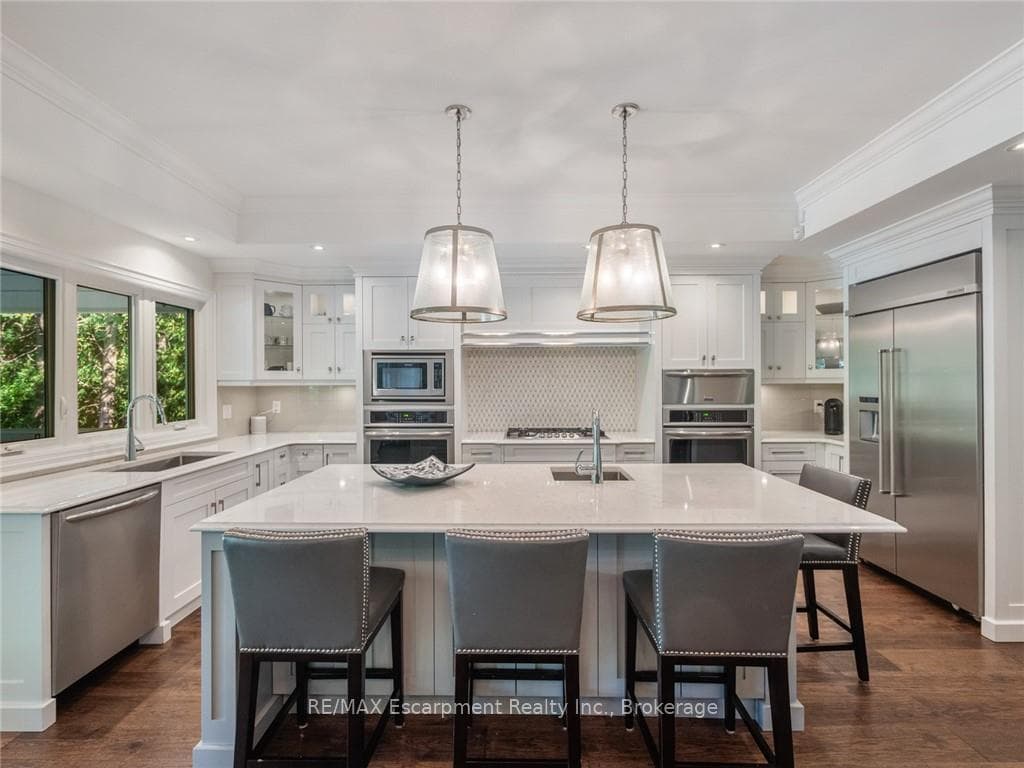 3087 Lakeshore Road - Detached photo 15 of 50 in Burlington, Ontario