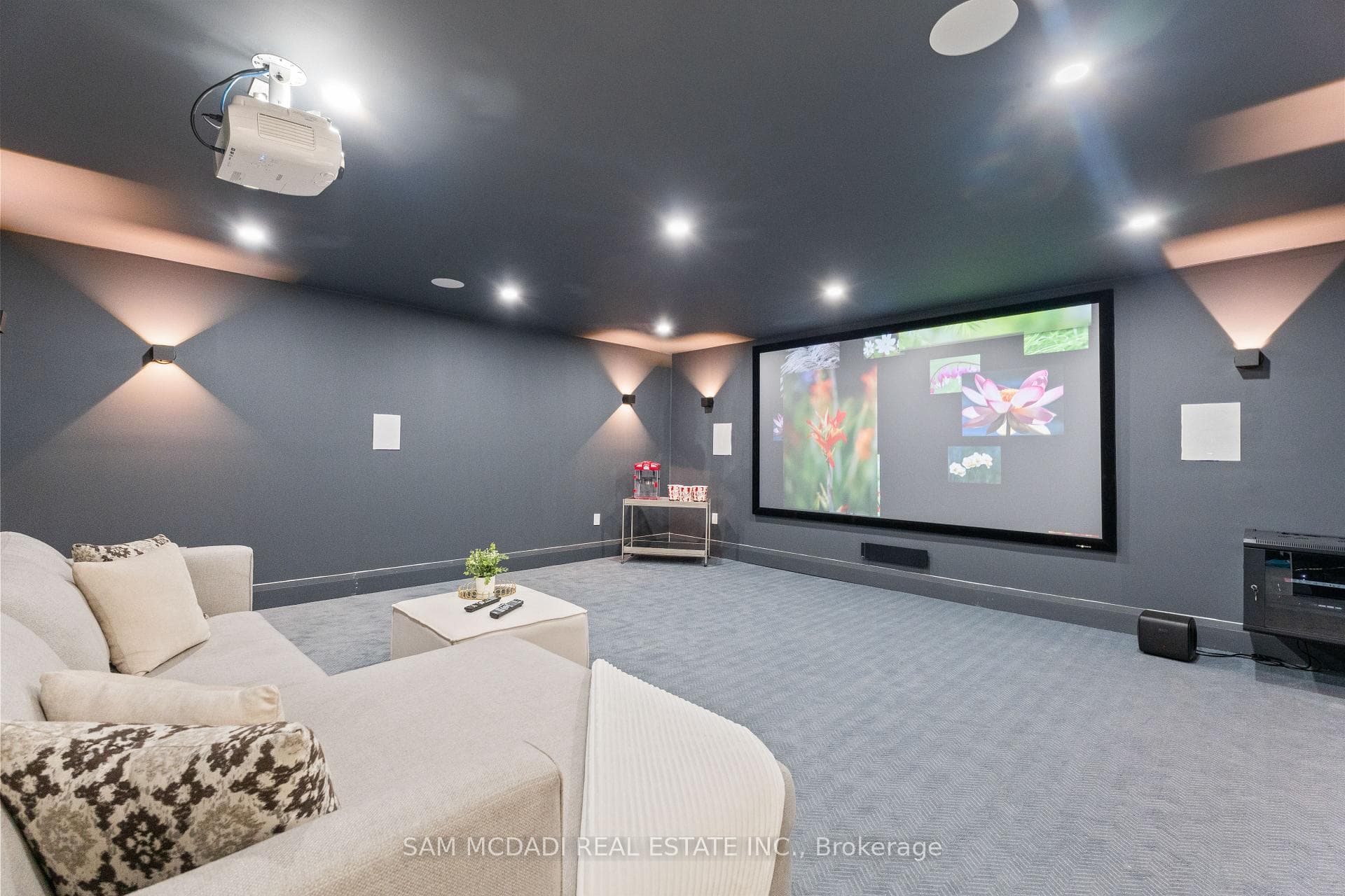 9 Earl Street - Detached photo 41 of 47 in Mississauga, Ontario