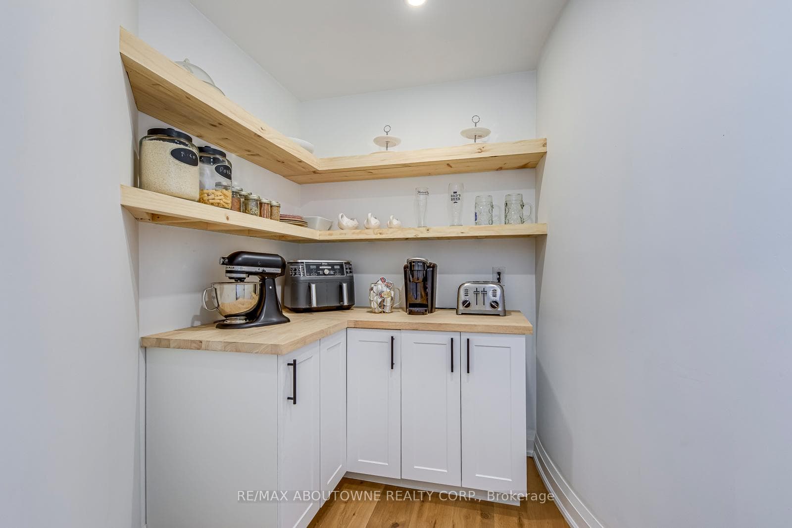 54 Deerview Avenue - Detached photo 26 of 50 in Hamilton, Ontario