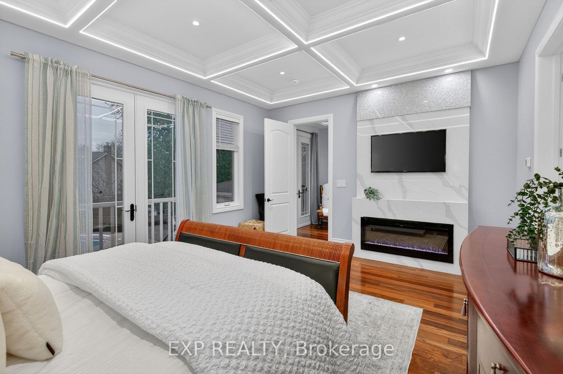2439 Bridge Road - Detached photo 9 of 50 in Oakville, Ontario