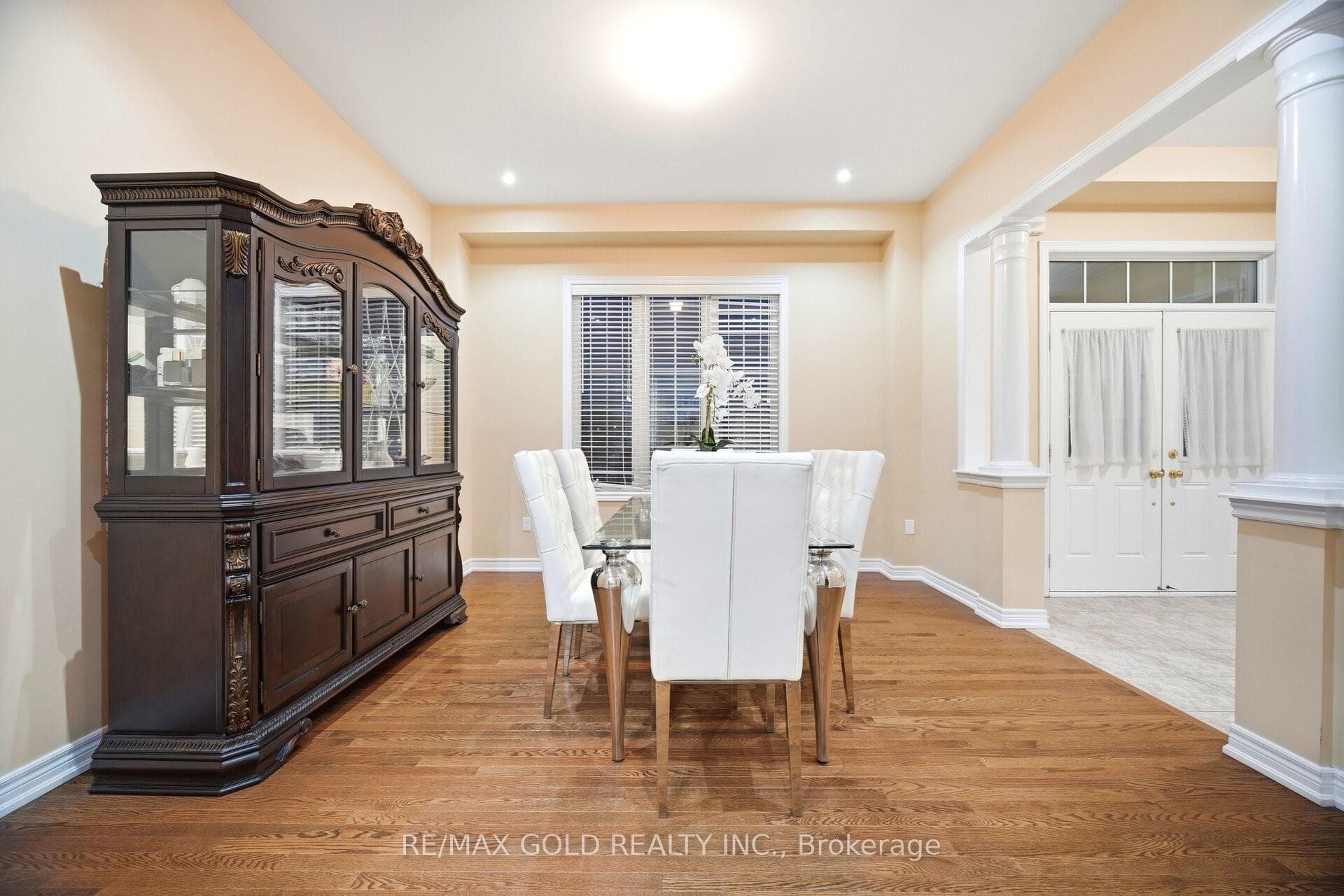 26 Drummondville Drive - Detached photo 6 of 30 in Brampton, Ontario
