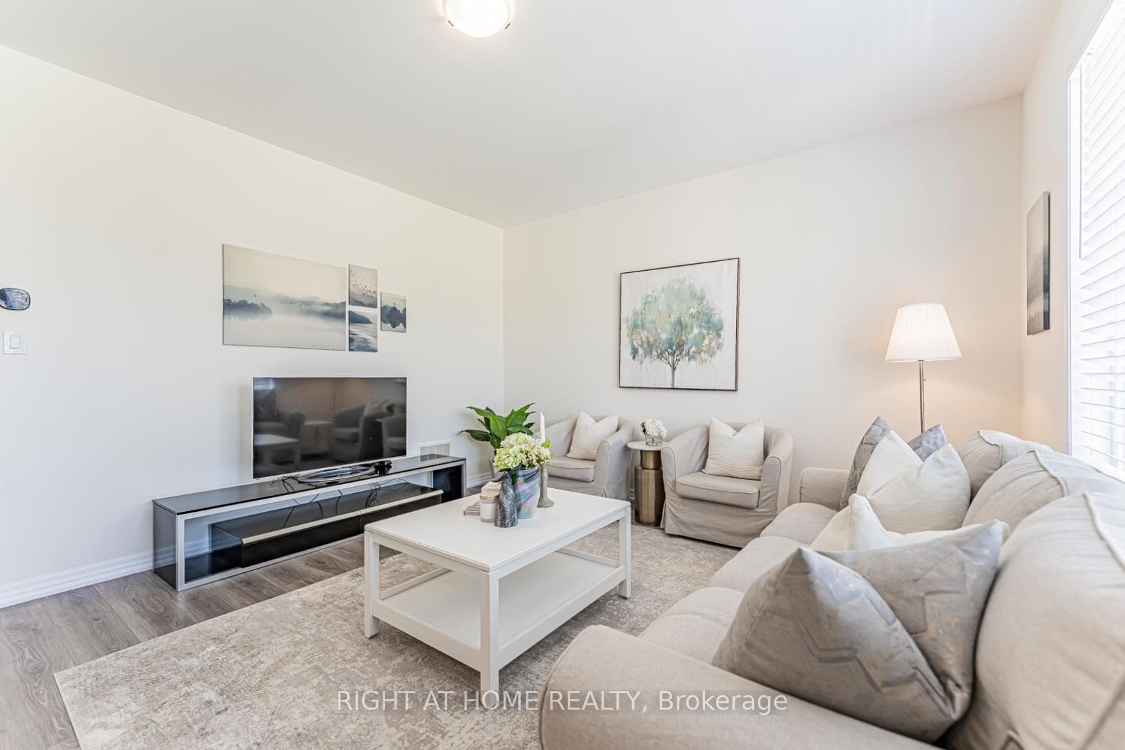 3315 Vardon Way - Townhouse photo 13 of 29 in Oakville, Ontario