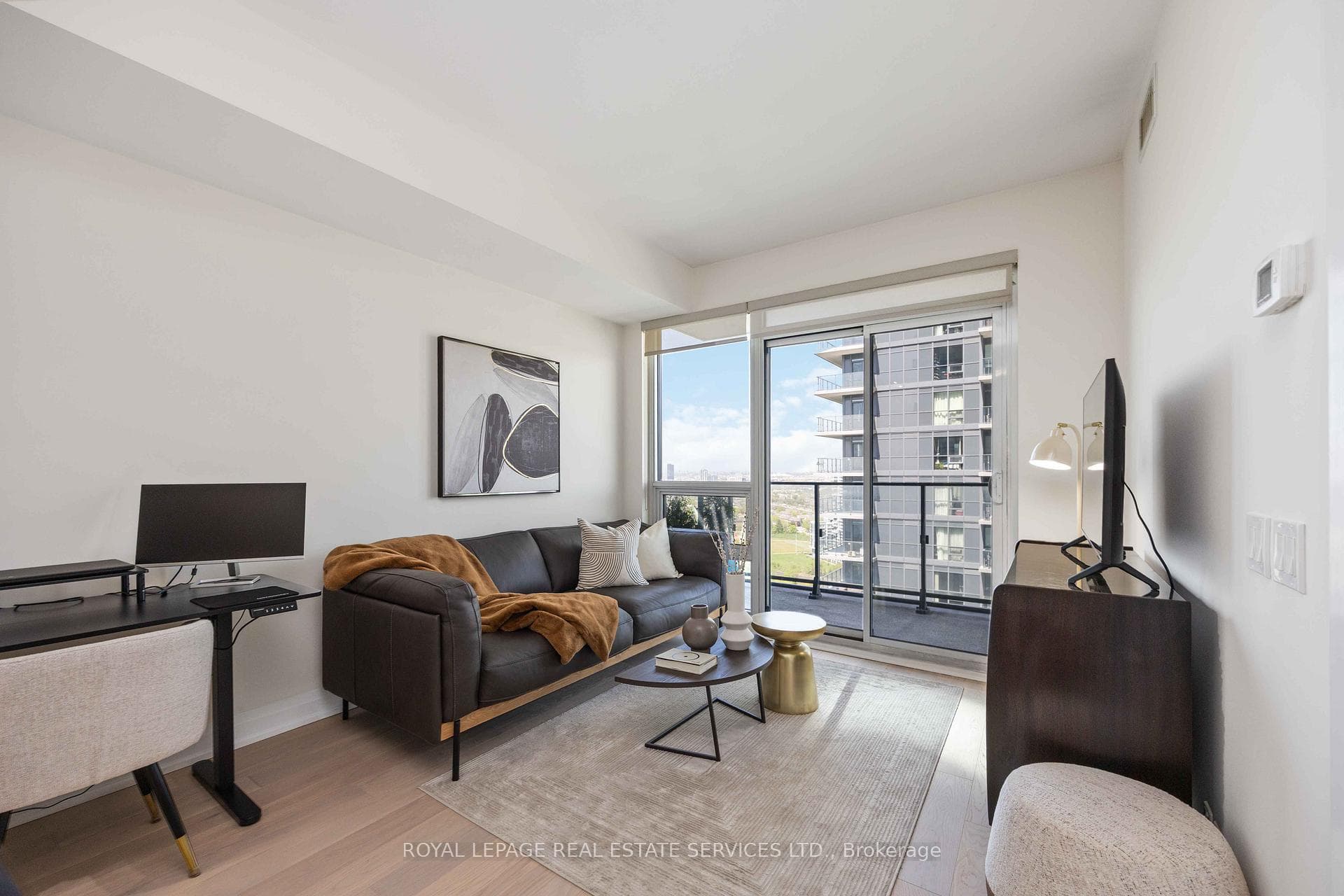 2212 Lake Shore Boulevard Unit 3807 - Condo photo 14 of 44 in Liberty Village / Parkdale / South Parkdale, Ontario