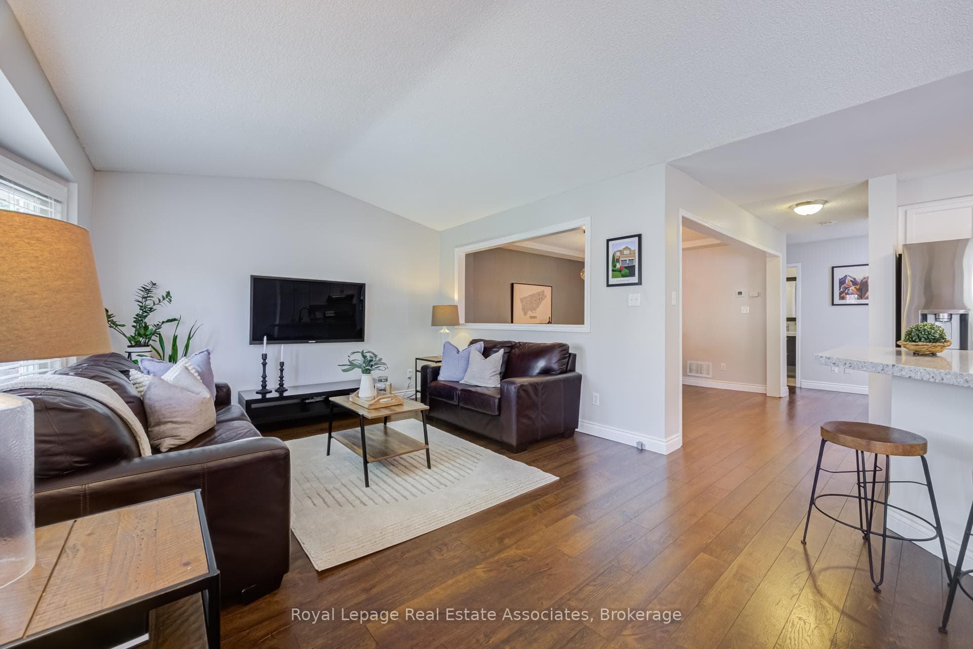 6665 Meteor Court - Detached photo 10 of 39 in Mississauga, Ontario