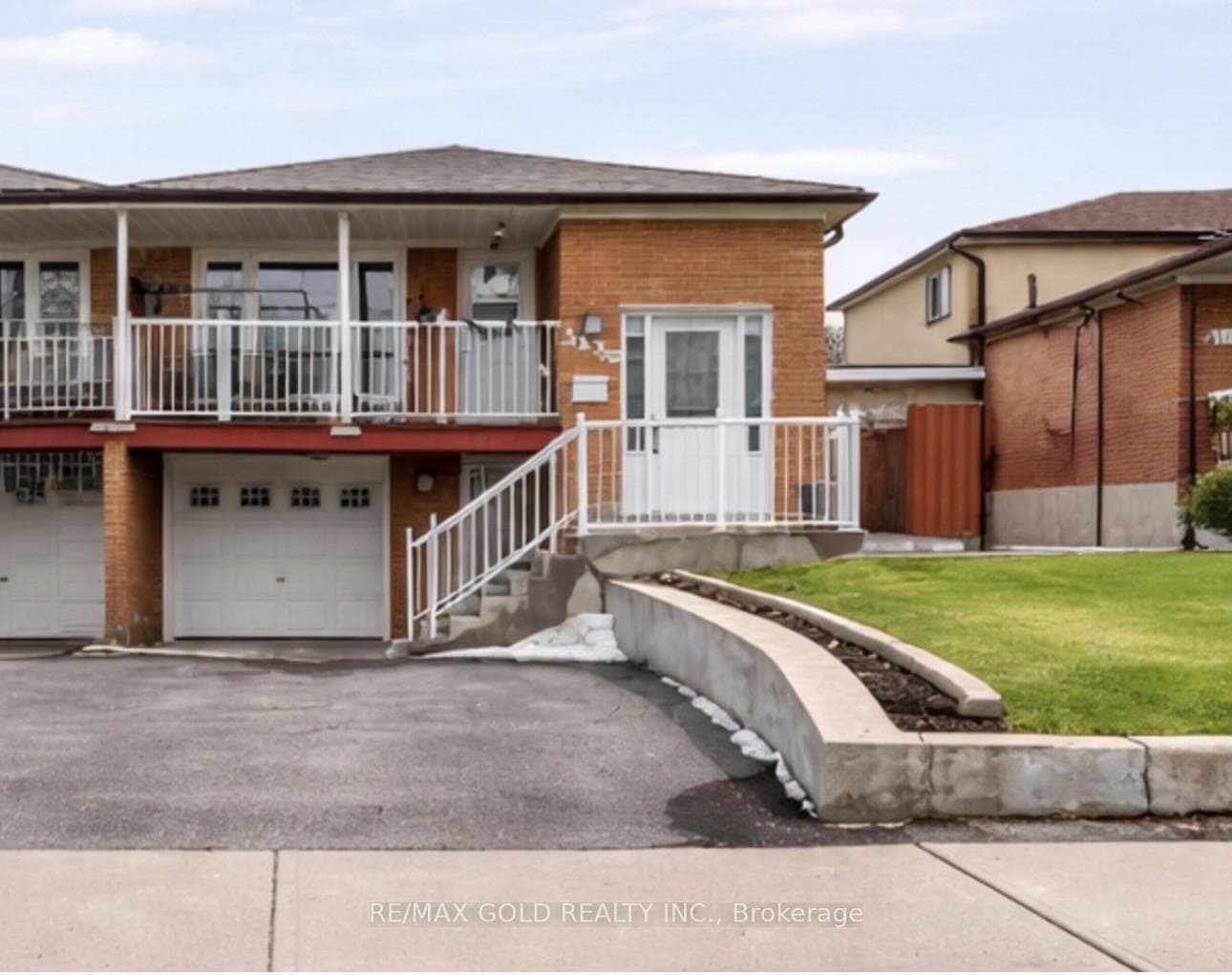 3430 Chipley Crescent - Semi-Detached photo 1 of 17 in Mississauga, Ontario