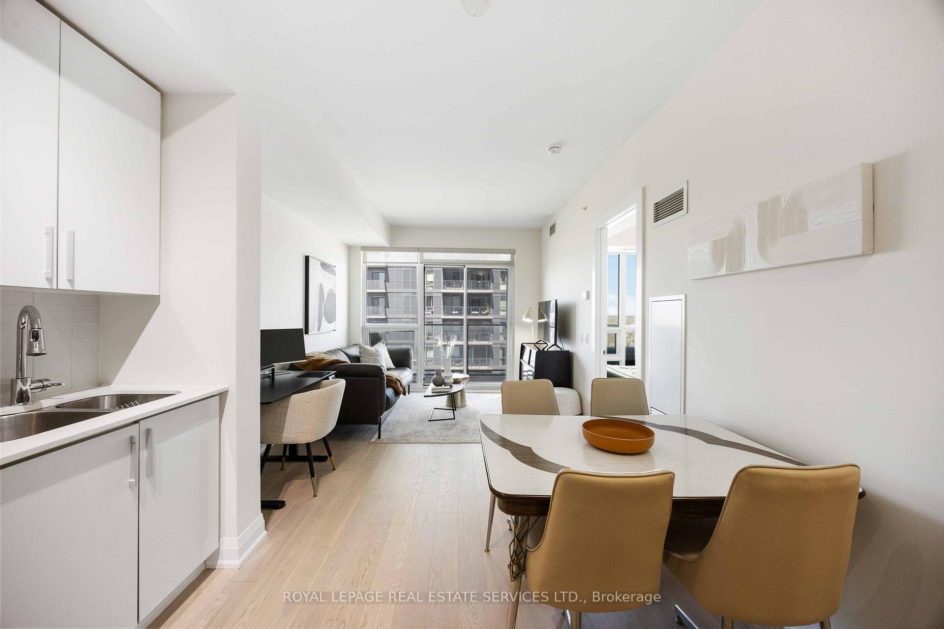 2212 Lake Shore Boulevard Unit 3807 - Condo photo 18 of 44 in Liberty Village / Parkdale / South Parkdale, Ontario