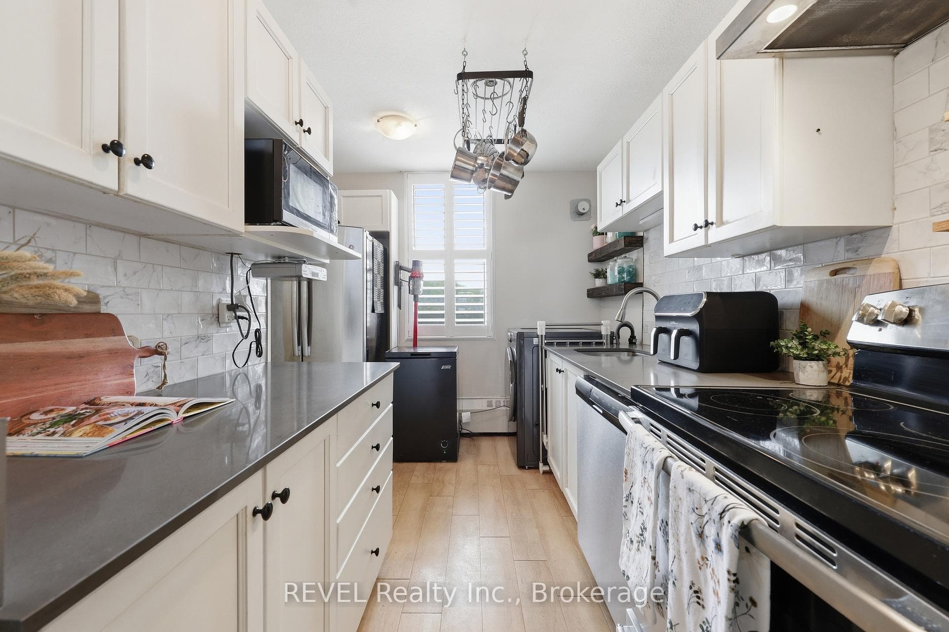 350 Quigley Road Unit 824 - Condo photo 12 of 25 in Hamilton, Ontario