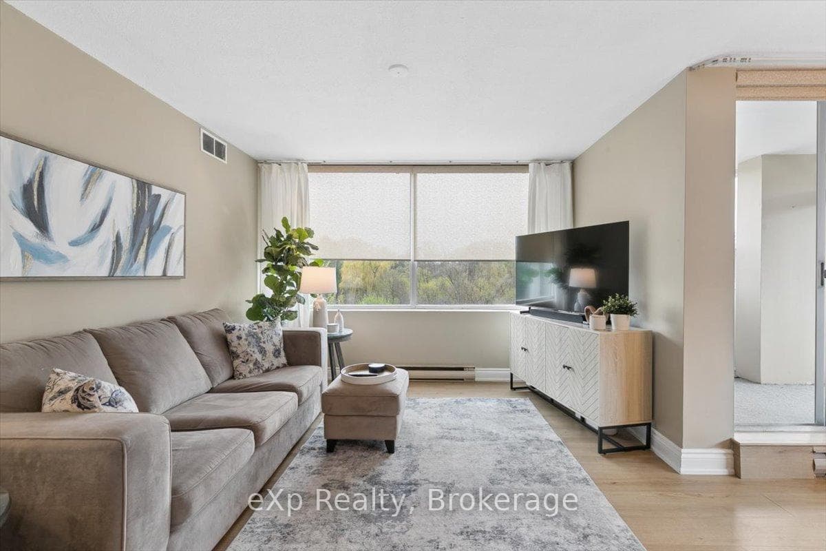 39 Stavebank Road Unit 403 - Condo photo 5 of 33 in Mississauga, Ontario