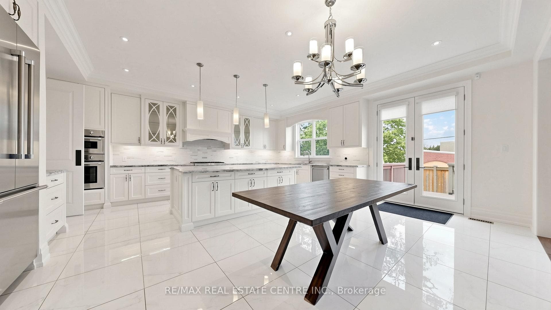 1496 Mansfield Drive - Detached photo 8 of 50 in Oakville, Ontario