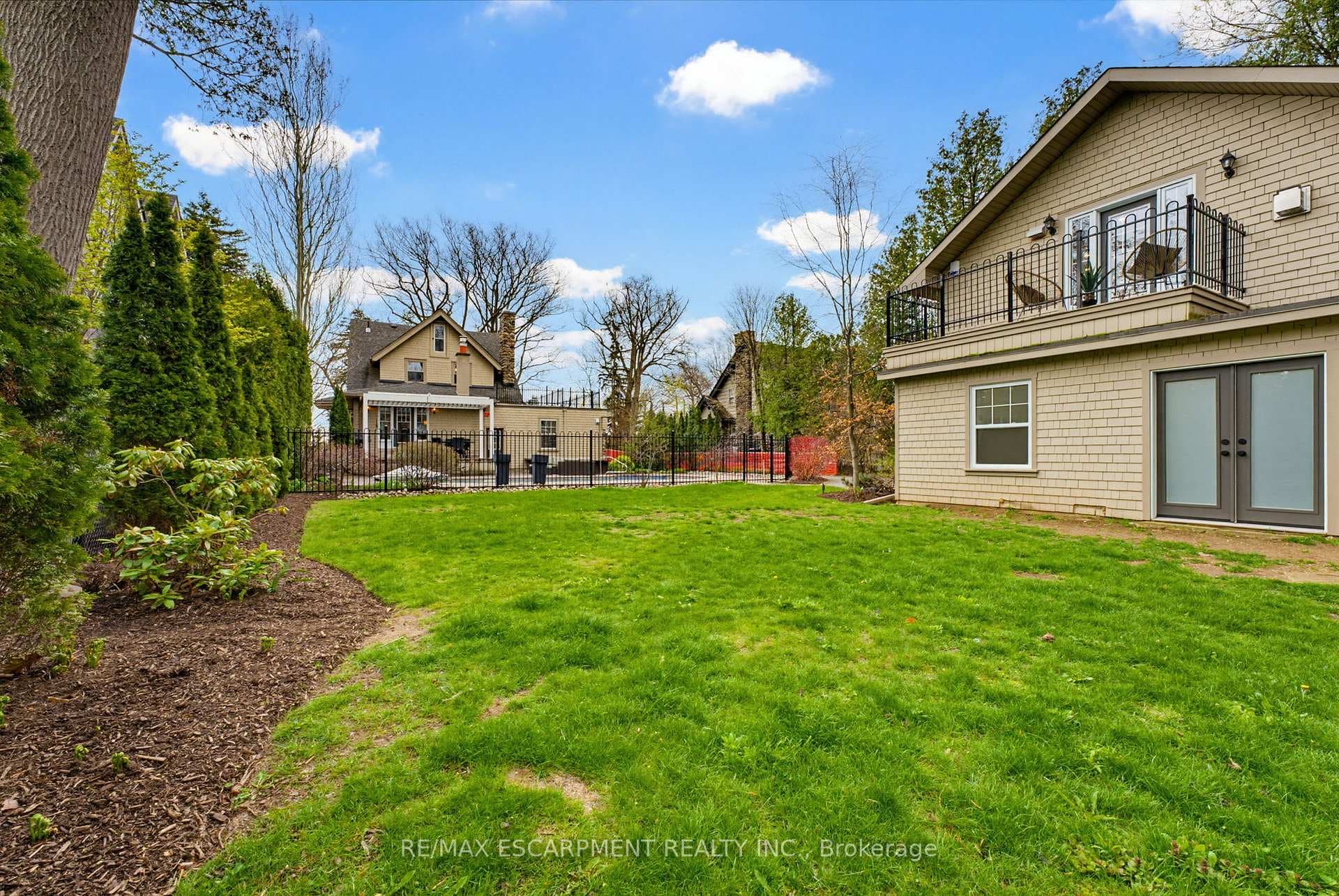 3083 LAKESHORE Road - Detached photo 45 of 50 in Burlington, Ontario