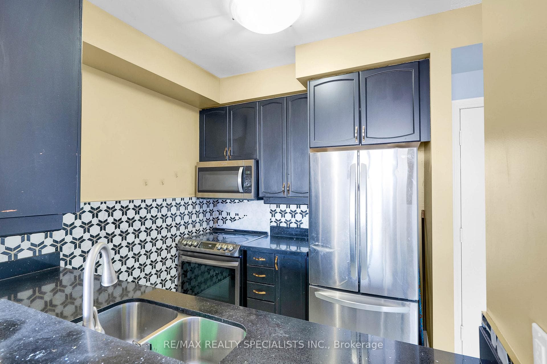 710 Humberwood Boulevard Unit 1404 - Condo photo 11 of 24 in Etobicoke (West Mall / Rexdale), Ontario
