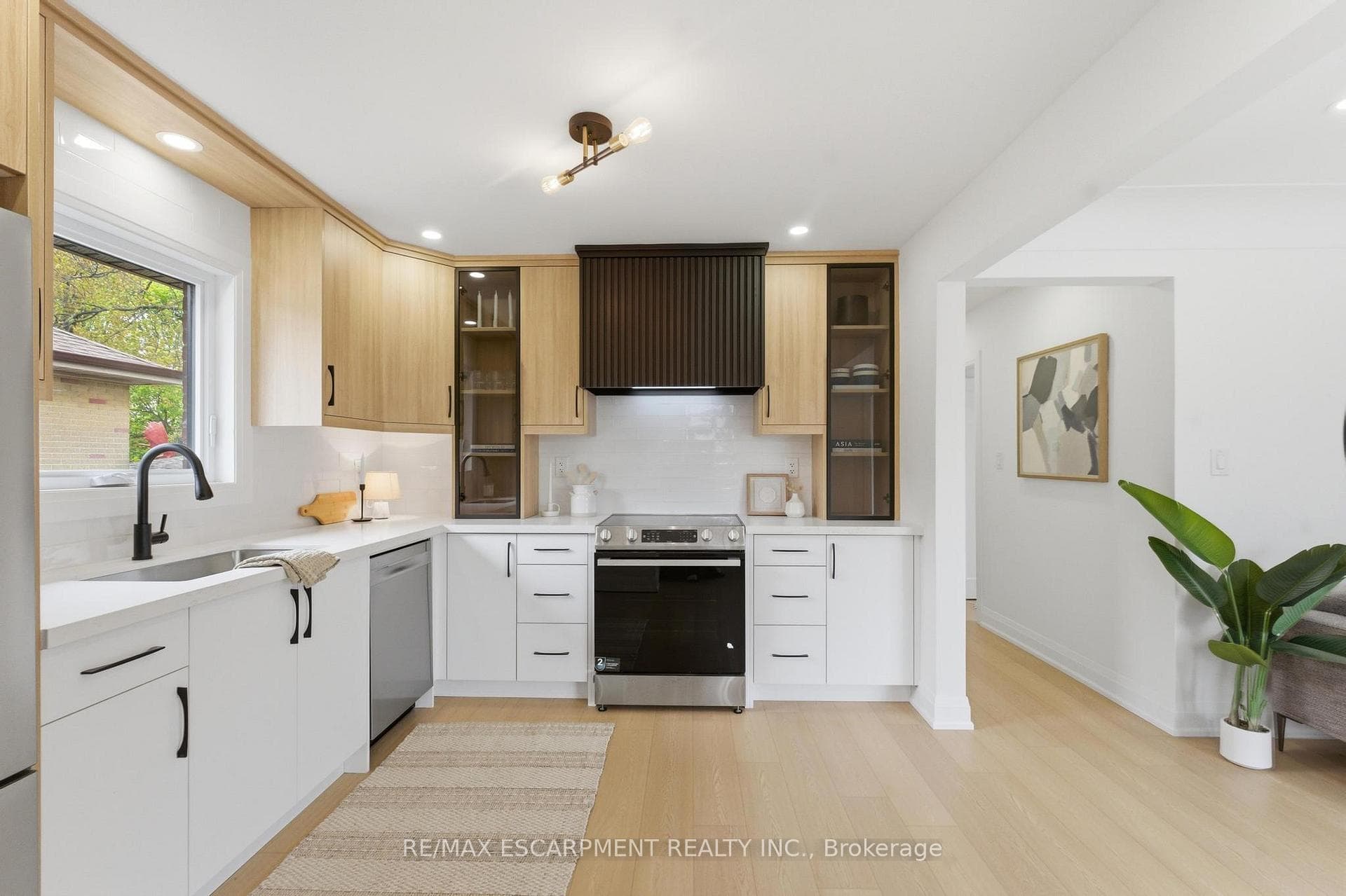 374 East 13th Street - Detached photo 11 of 40 in Hamilton, Ontario
