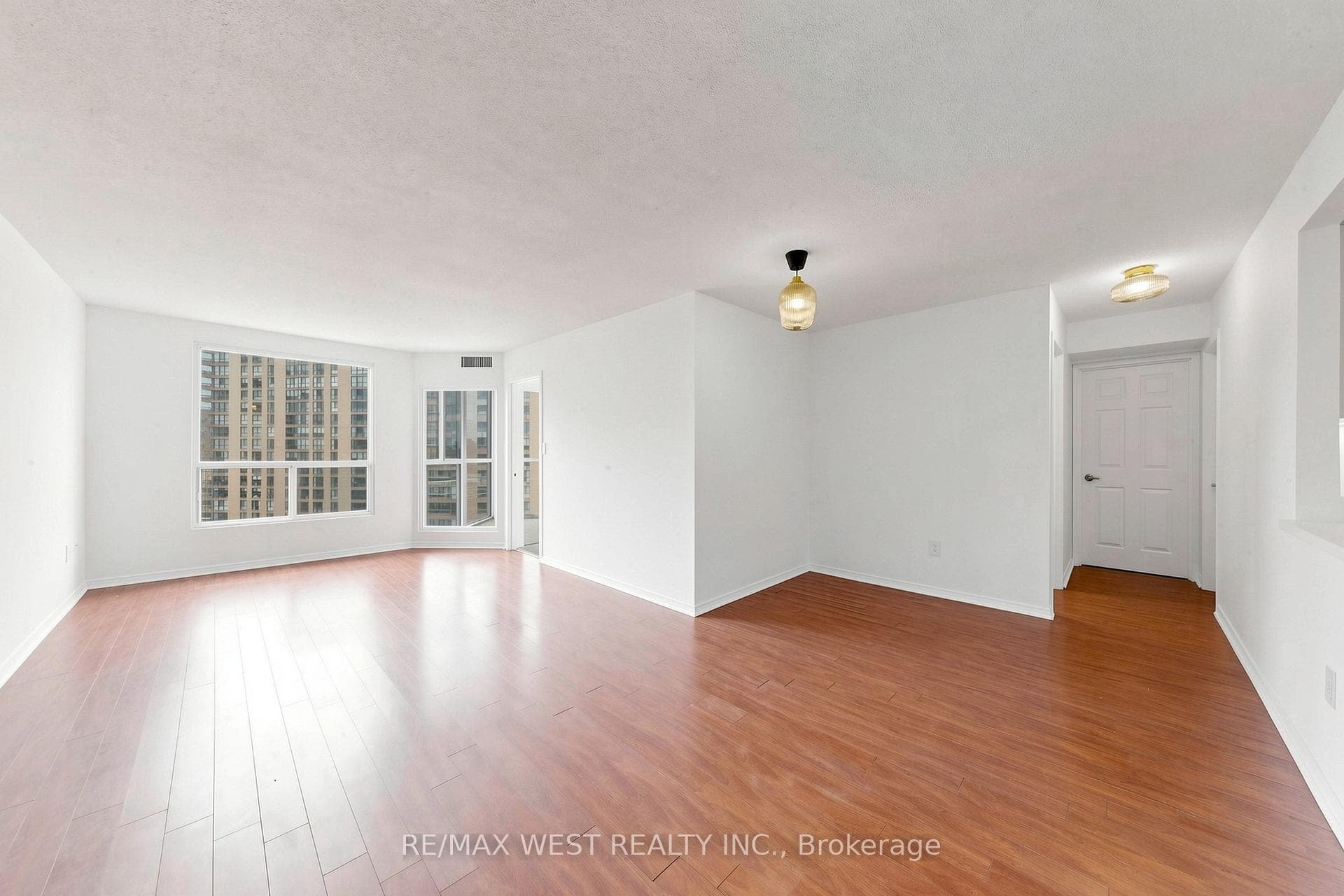 5 Concorde Place Unit 1302 - Condo photo 13 of 47 in Don Mills / Parkwoods / Victoria Village, Ontario