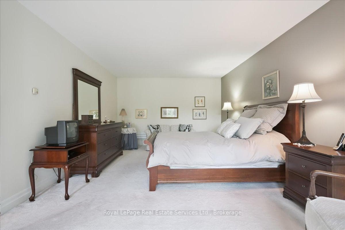 281 Pinehurst Drive - Detached photo 36 of 50 in Oakville, Ontario