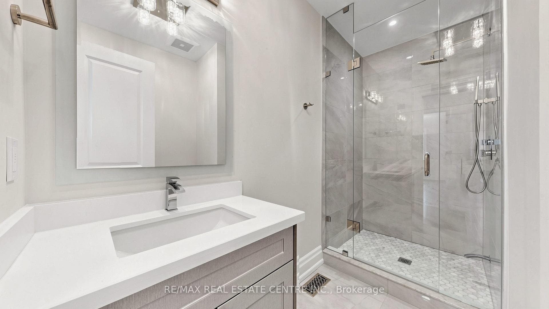 1496 Mansfield Drive - Detached photo 35 of 50 in Oakville, Ontario
