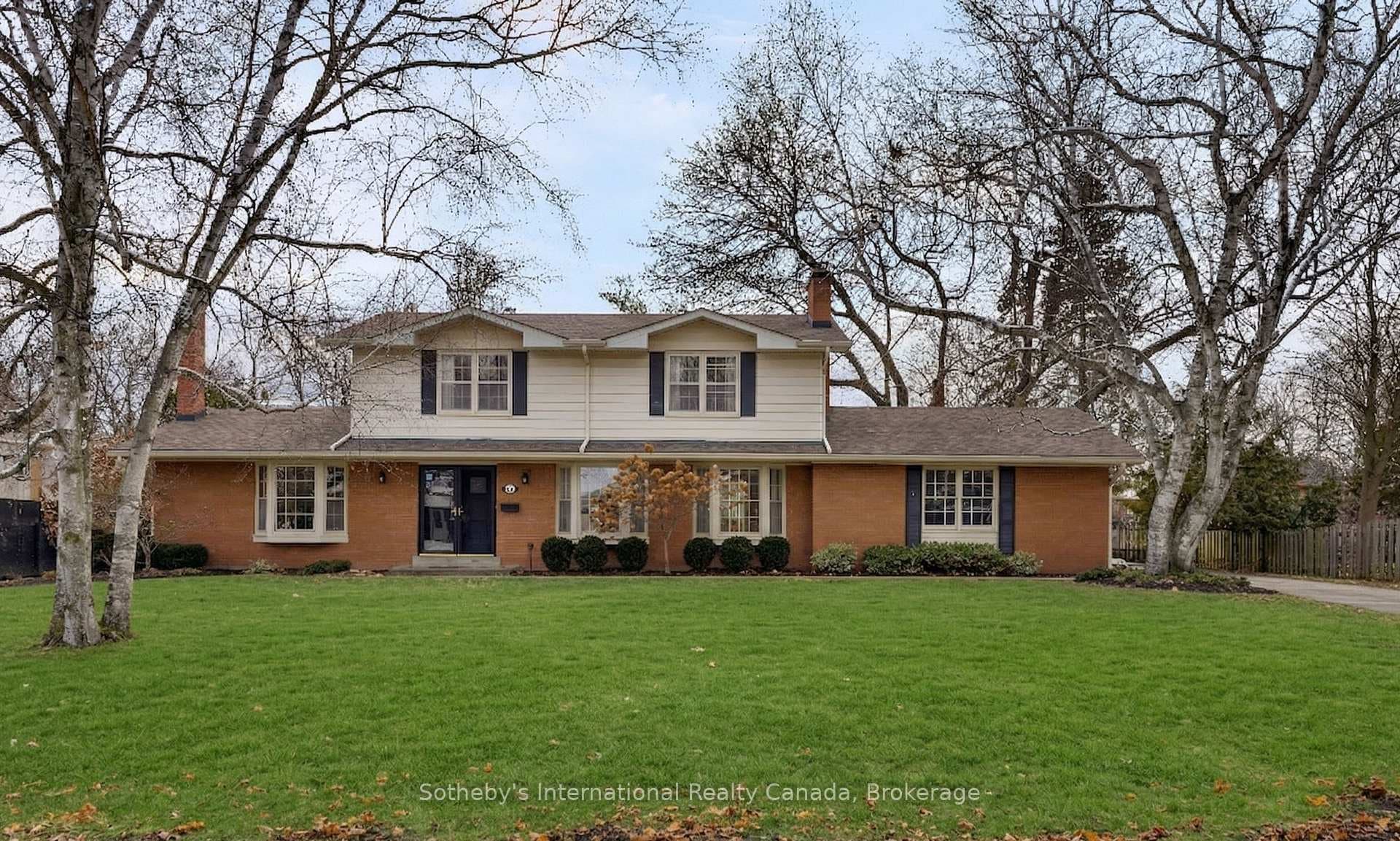 174 Claxton Drive - Detached for sale in Glen Abbey, Ontario