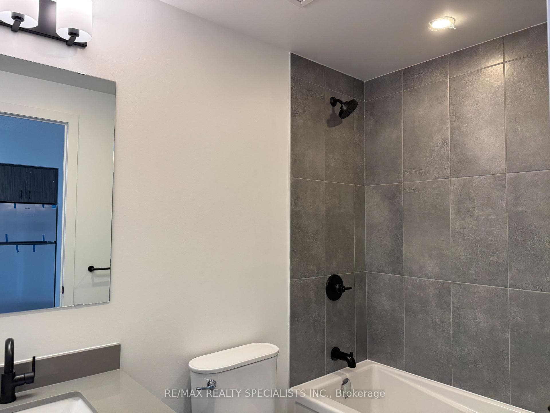 4878 POWERS Common Unit C1110 - Condo photo 15 of 30 in Burlington, Ontario