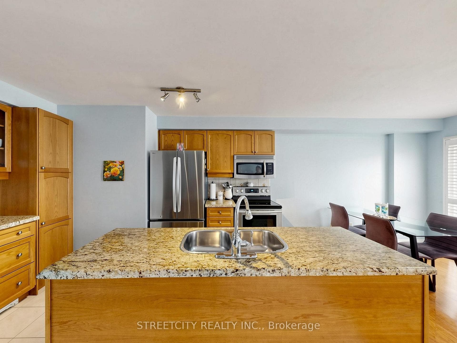 78 Waterbury Street - Townhouse photo 8 of 50 in Caledon, Ontario