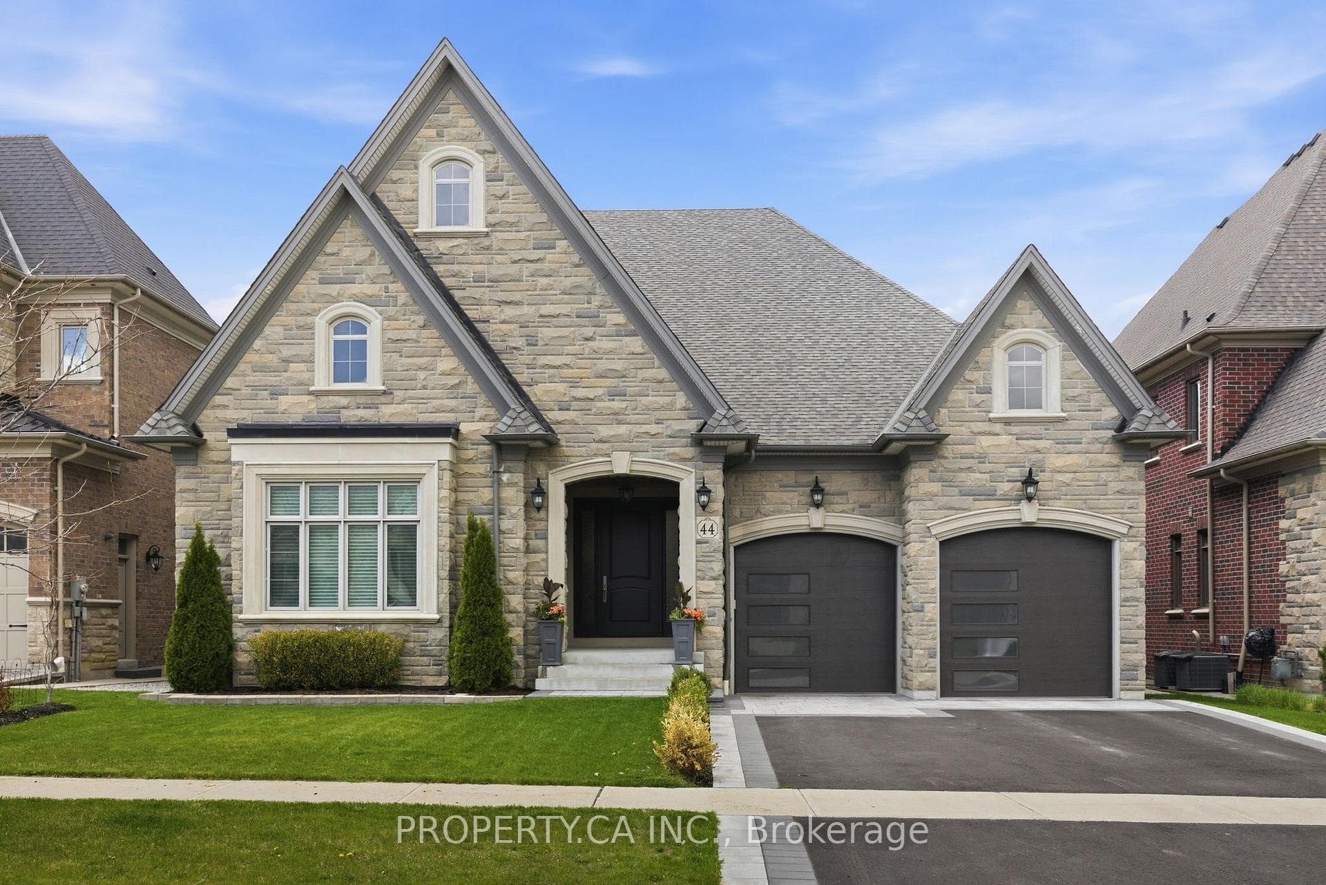 44 Hogan Court - home for sale in King, Ontario