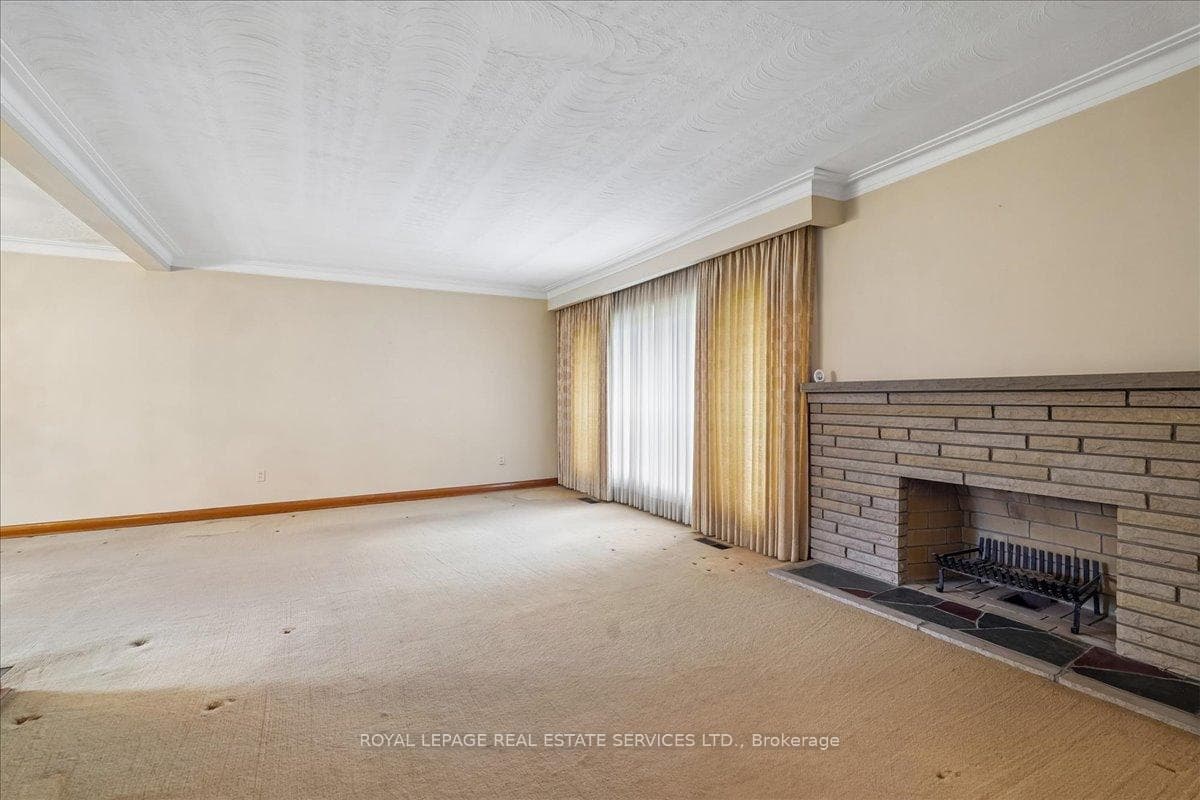 151 Wedgewood Drive - Detached photo 5 of 36 in Oakville, Ontario