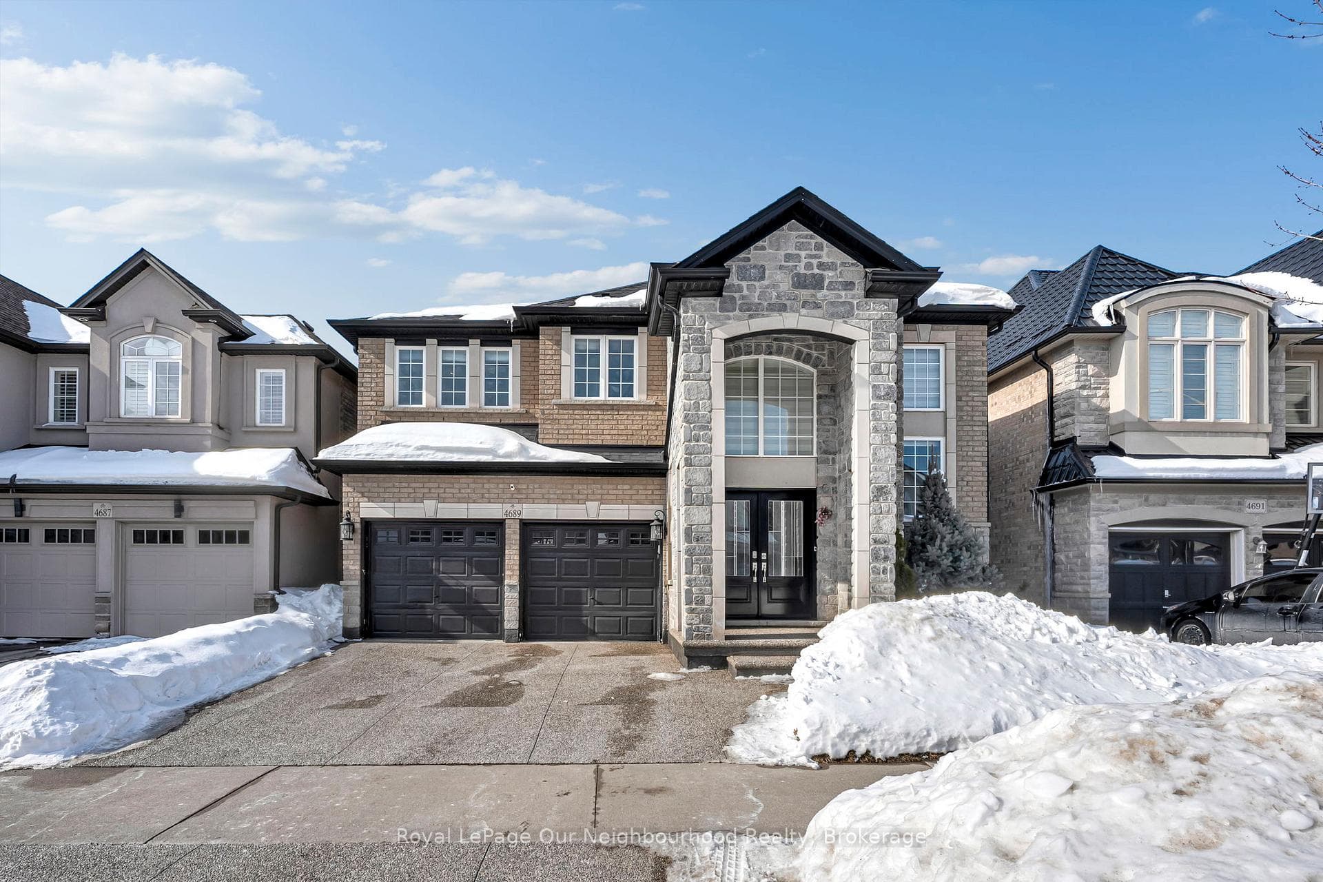 4689 Leanna Heights Road - Detached photo 2 of 39 in Burlington, Ontario