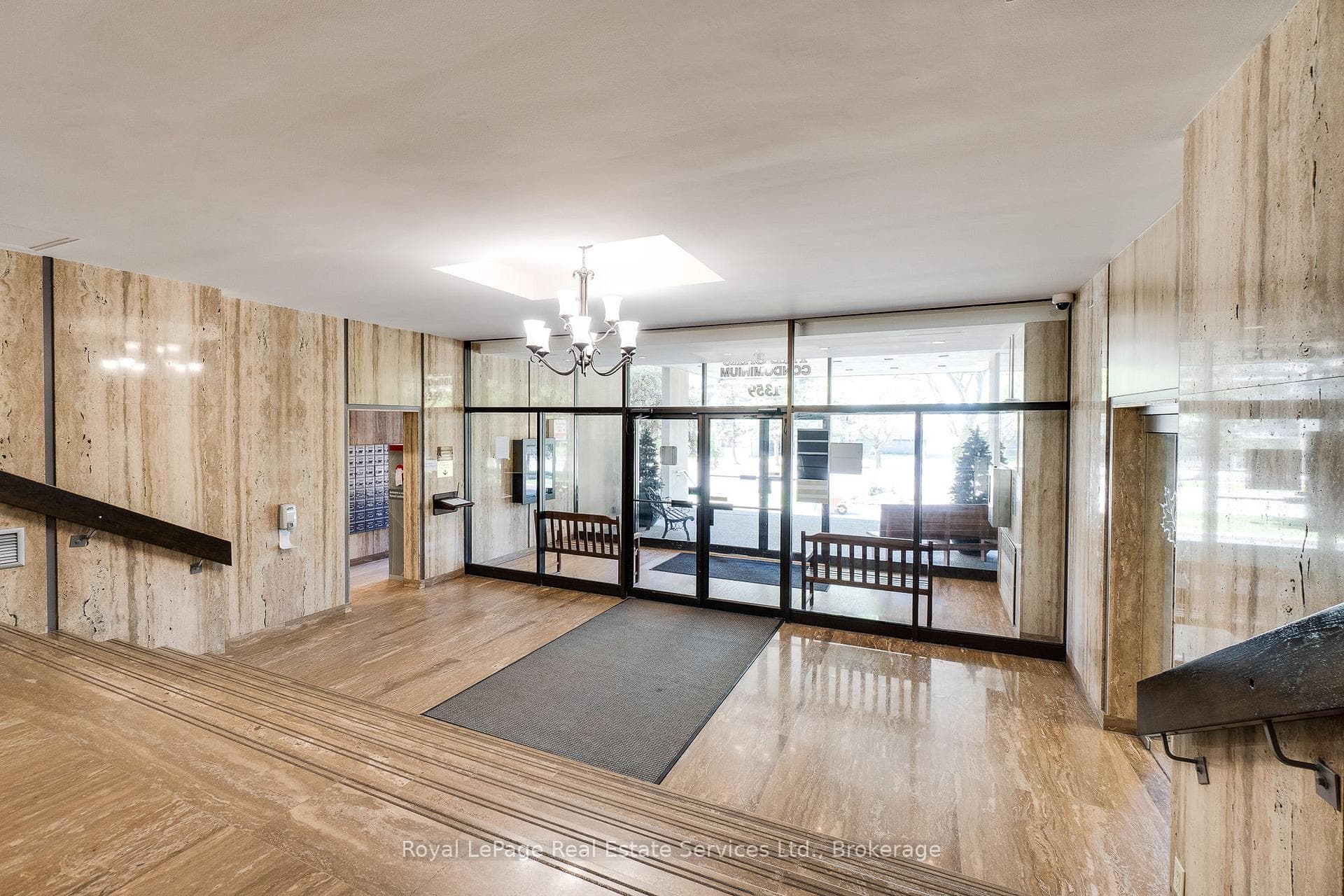 1359 White Oaks Boulevard Unit 1810 - Condo photo 4 of 32 in Oakville, Ontario