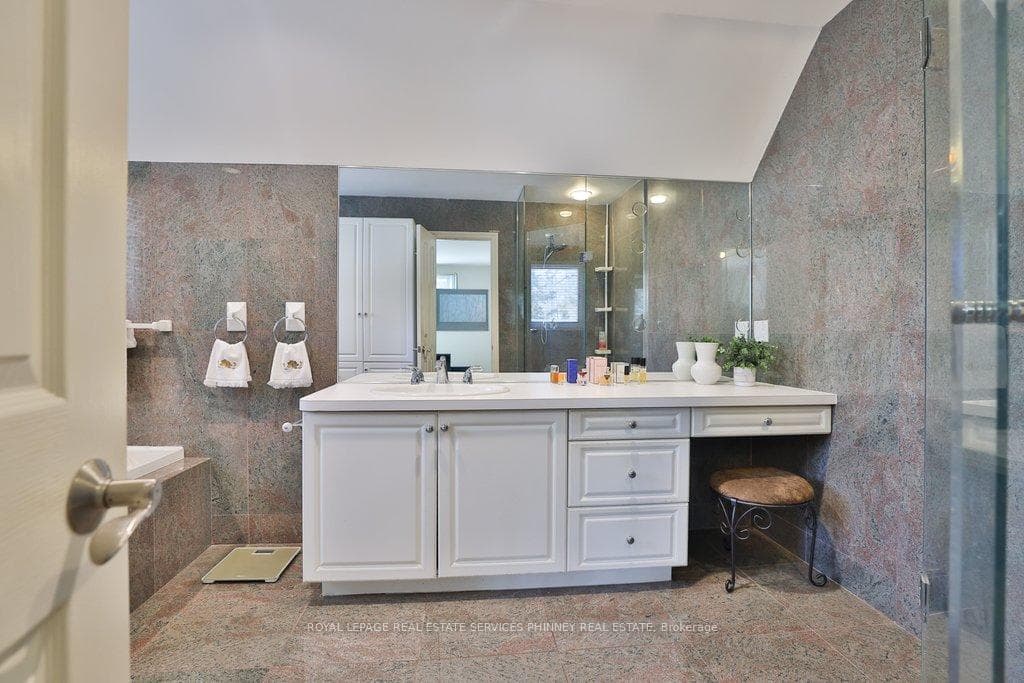 1244 Woodland Avenue - Detached photo 21 of 46 in Mississauga, Ontario