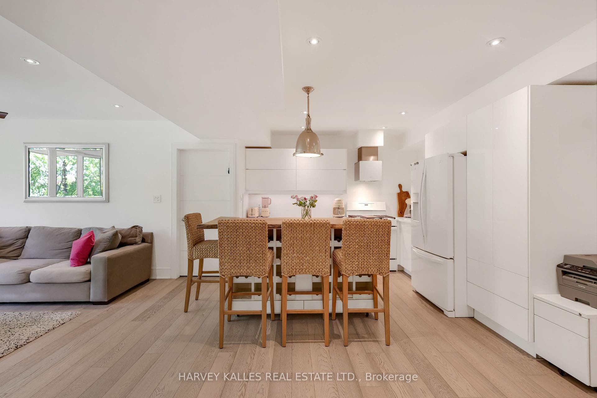 84 Edith Drive - Semi-Detached photo 13 of 45 in Forest Hill / Deer Park, Ontario