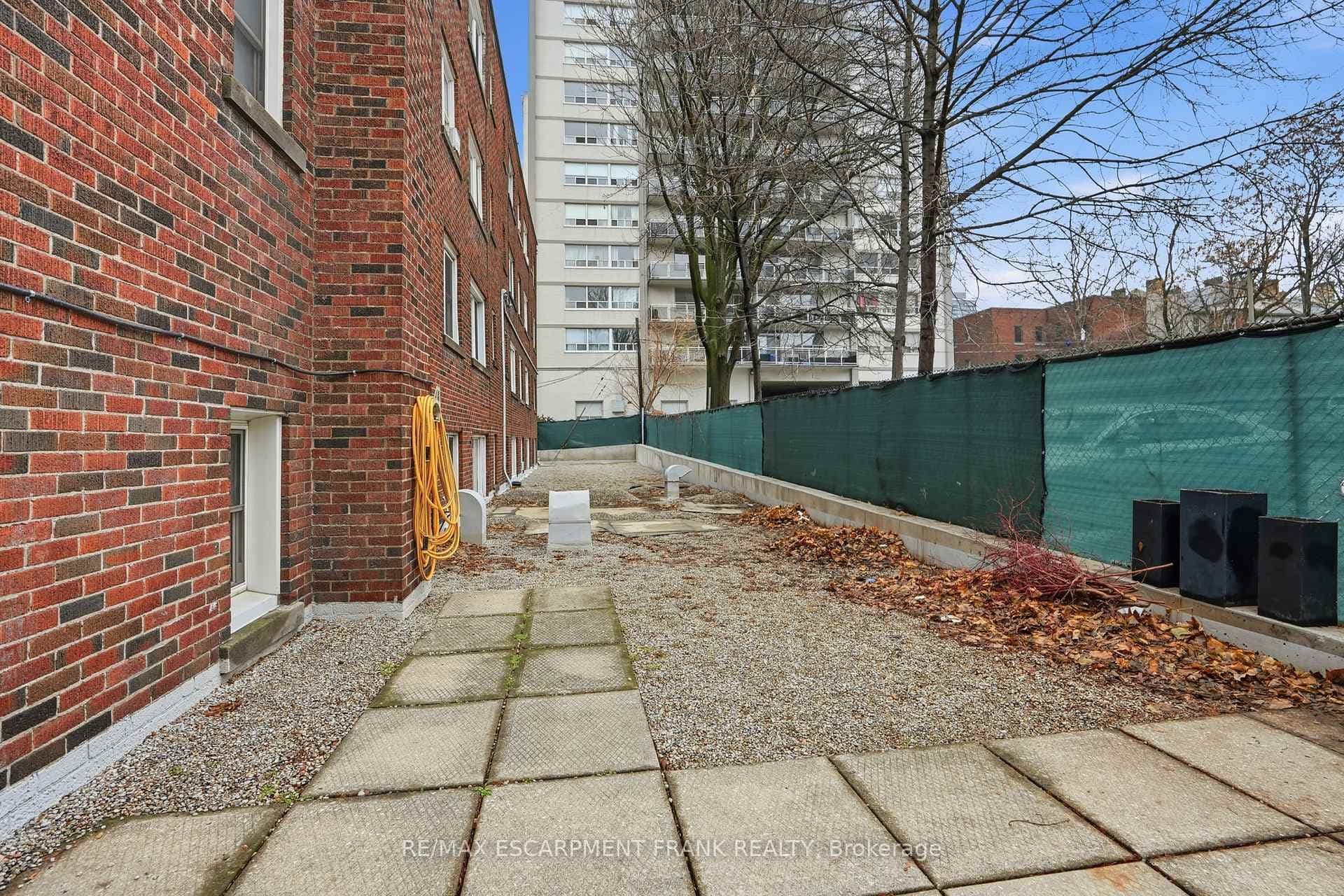 60 ROBINSON Street Unit 104 - Condo photo 7 of 27 in Hamilton, Ontario