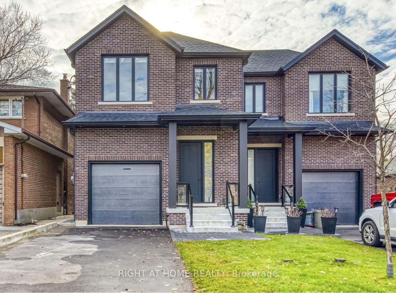 5 Enfield Avenue - Semi-Detached photo 2 of 35 in Liberty Village / Parkdale / South Parkdale, Ontario