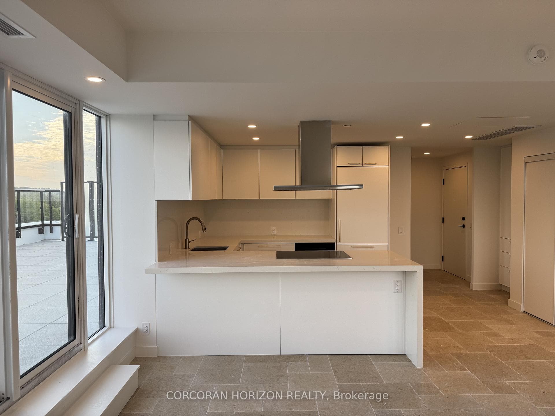 1050 Eastern Avenue Unit 819 - Condo photo 7 of 29 in Riverdale / Leslieville, Ontario