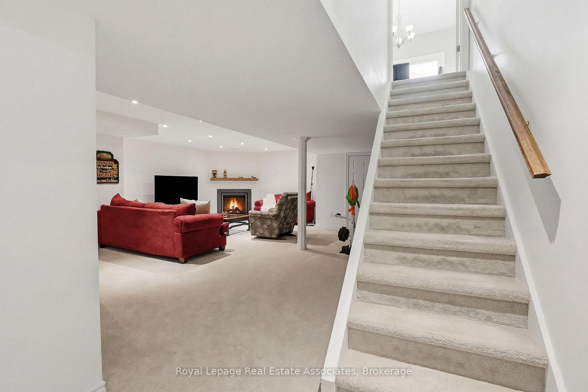 486 Delaney Court - Detached photo 38 of 48 in Burlington, Ontario