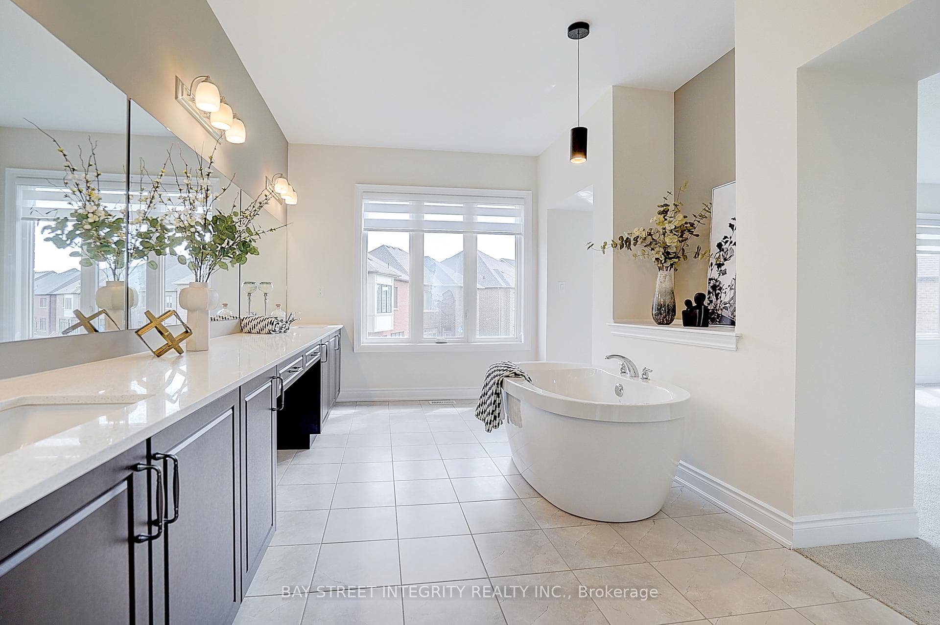 38 Settlers Road - Detached photo 42 of 50 in Oakville, Ontario