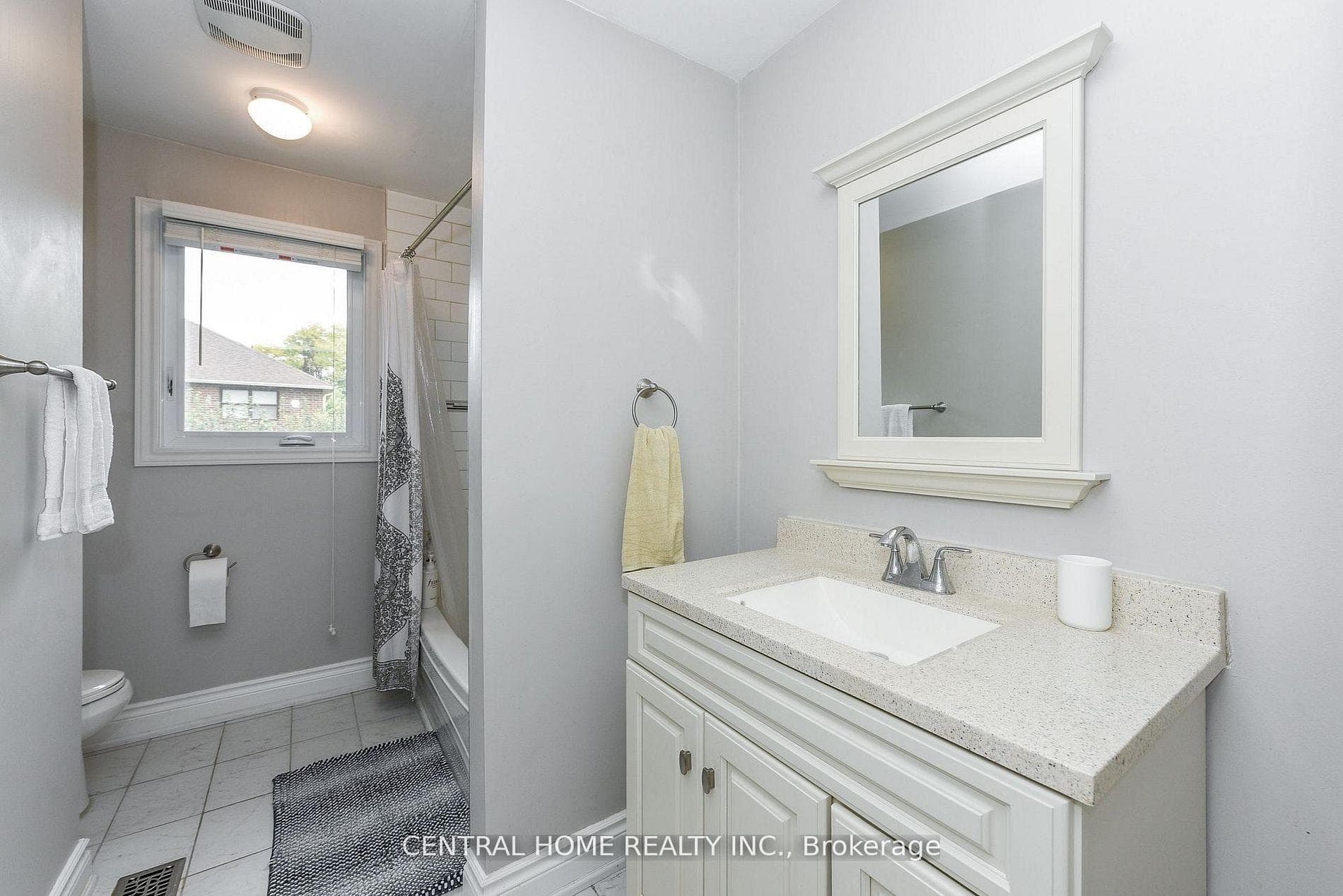 4 Robaldon Road - Detached photo 32 of 40 in Etobicoke (Islington / Rexdale), Ontario