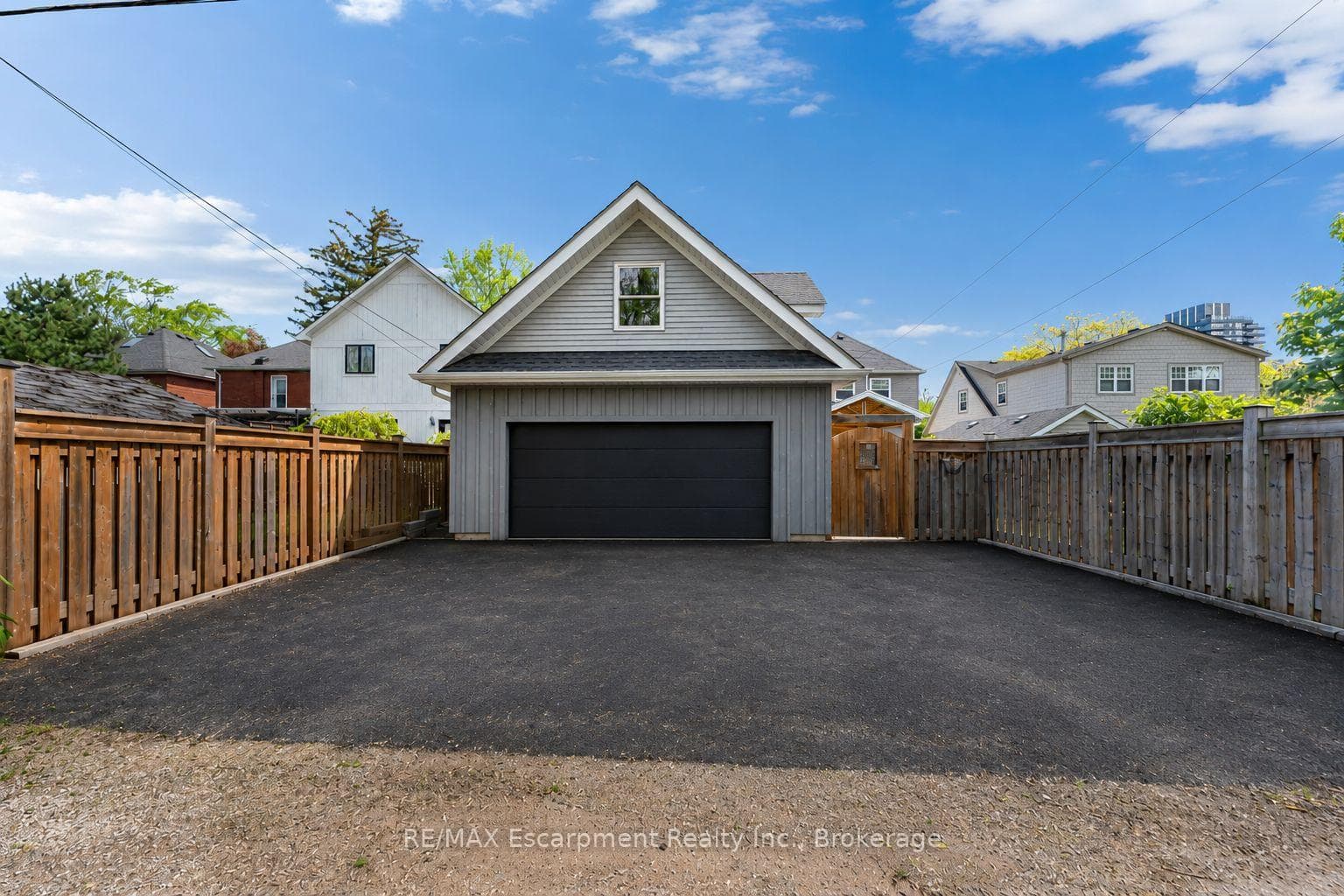 546 HURD Avenue - Detached photo 4 of 46 in Burlington, Ontario