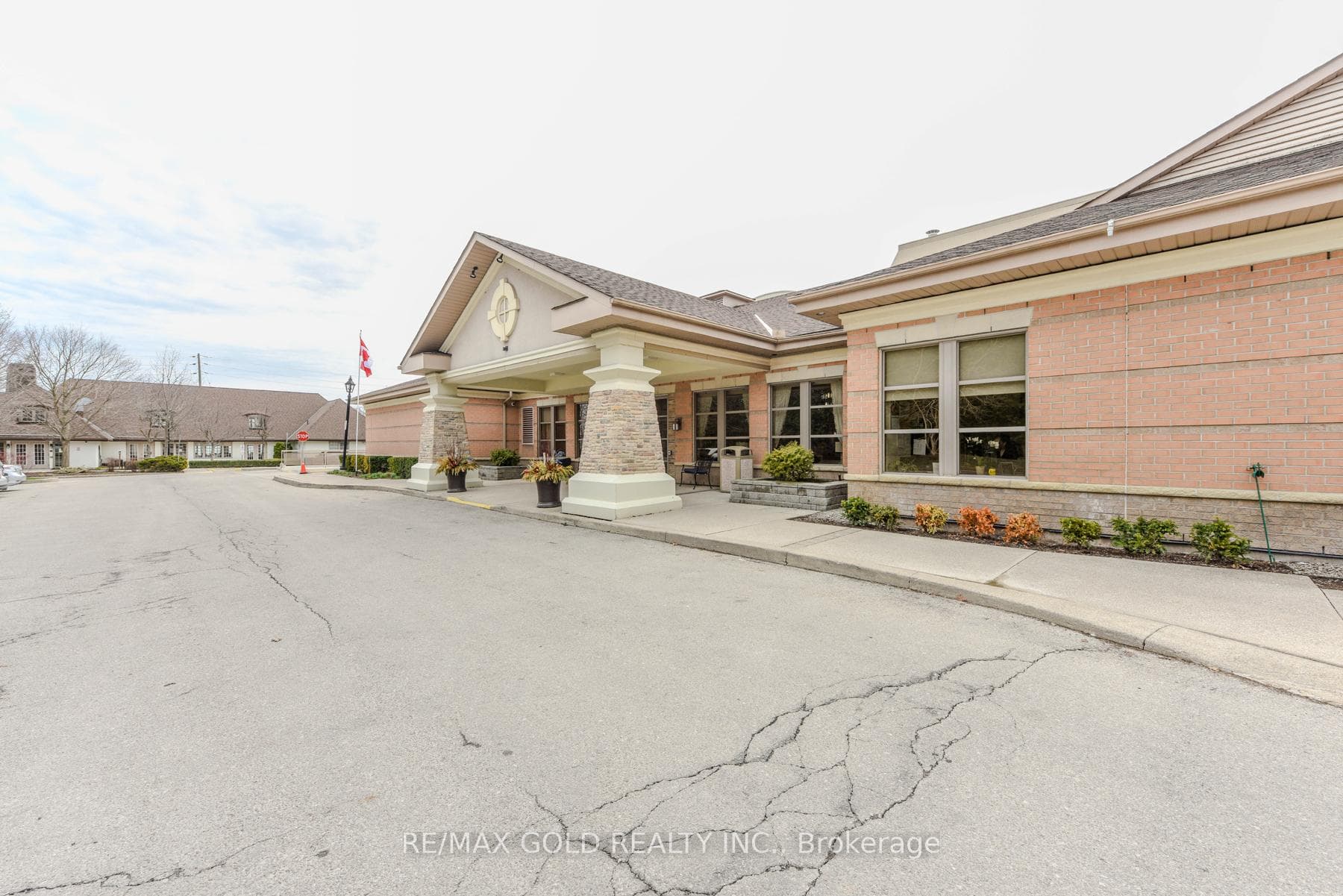 100 Burloak Drive Unit 2411 - Condo photo 3 of 48 in Burlington, Ontario