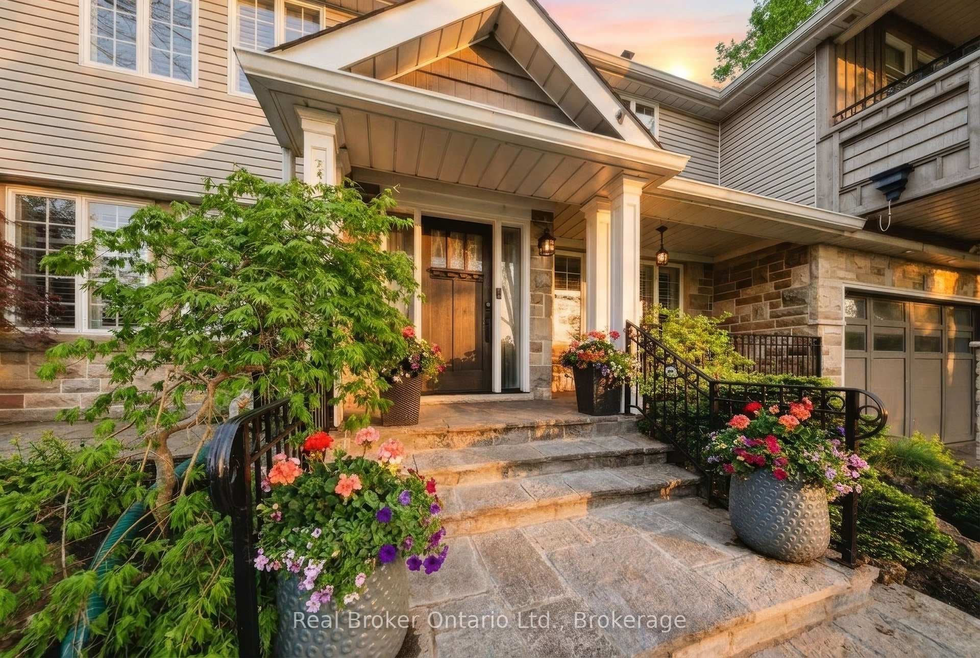 383 North Shore Boulevard - Detached photo 5 of 46 in Burlington, Ontario