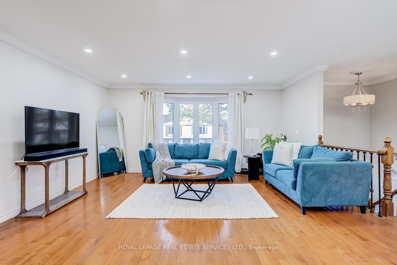 195 Cullum Court - Semi-Detached photo 13 of 43 in Burlington, Ontario