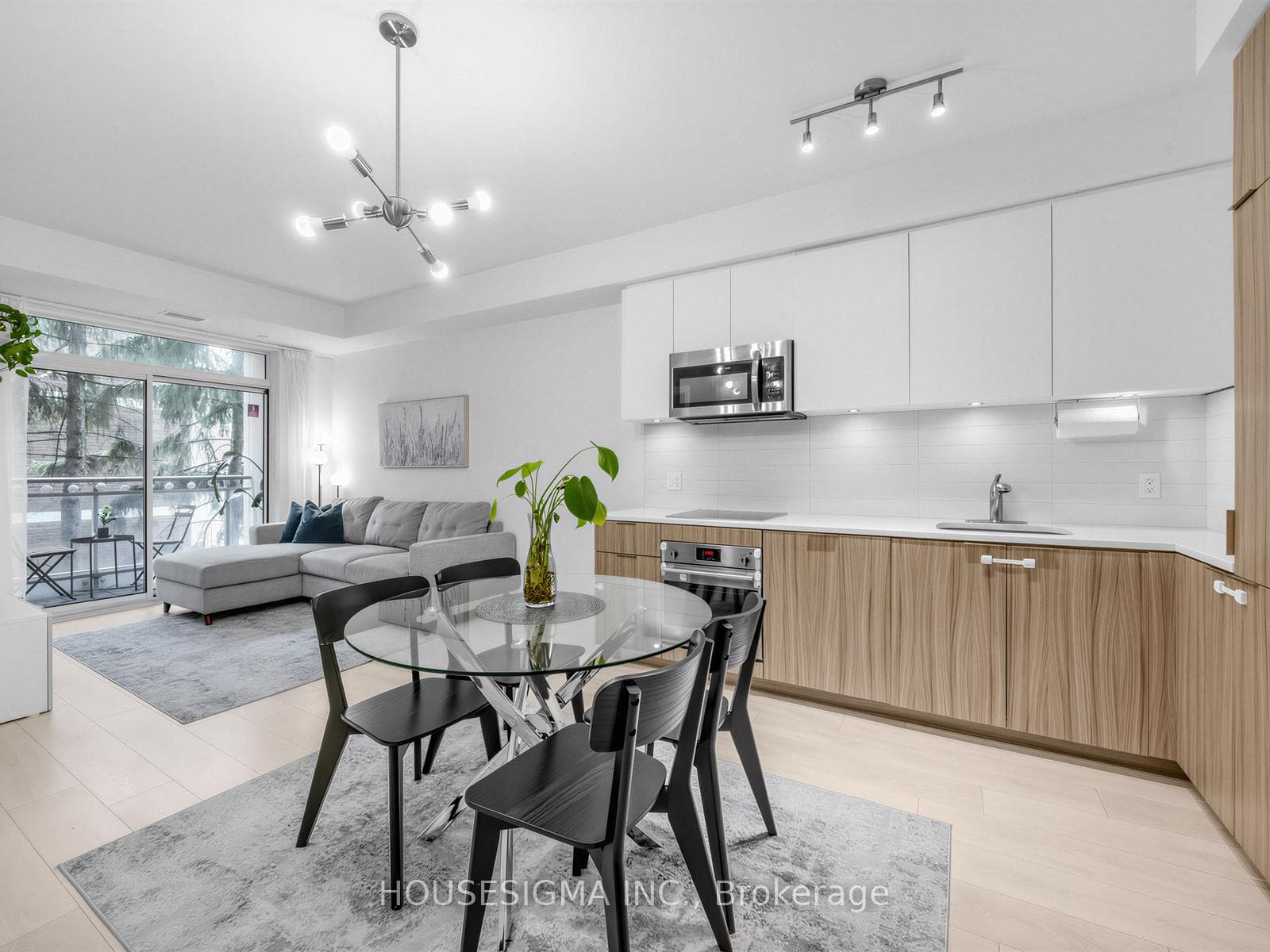 223 St.Clair Avenue Unit 306 - Condo photo 11 of 26 in Annex / Yorkville / Summerhill, Ontario
