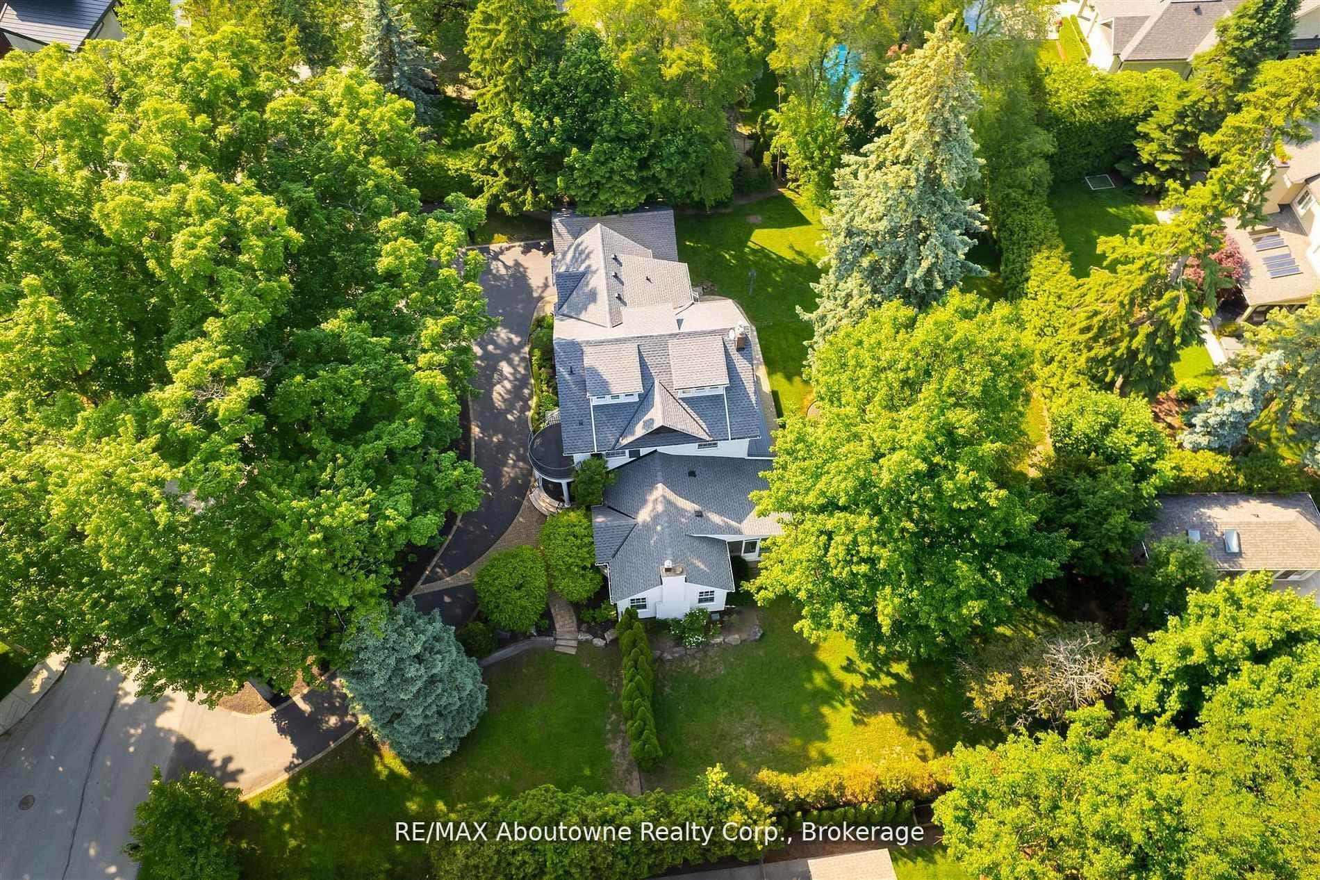 317 Gloucester Avenue - Detached photo 1 of 39 in Oakville, Ontario