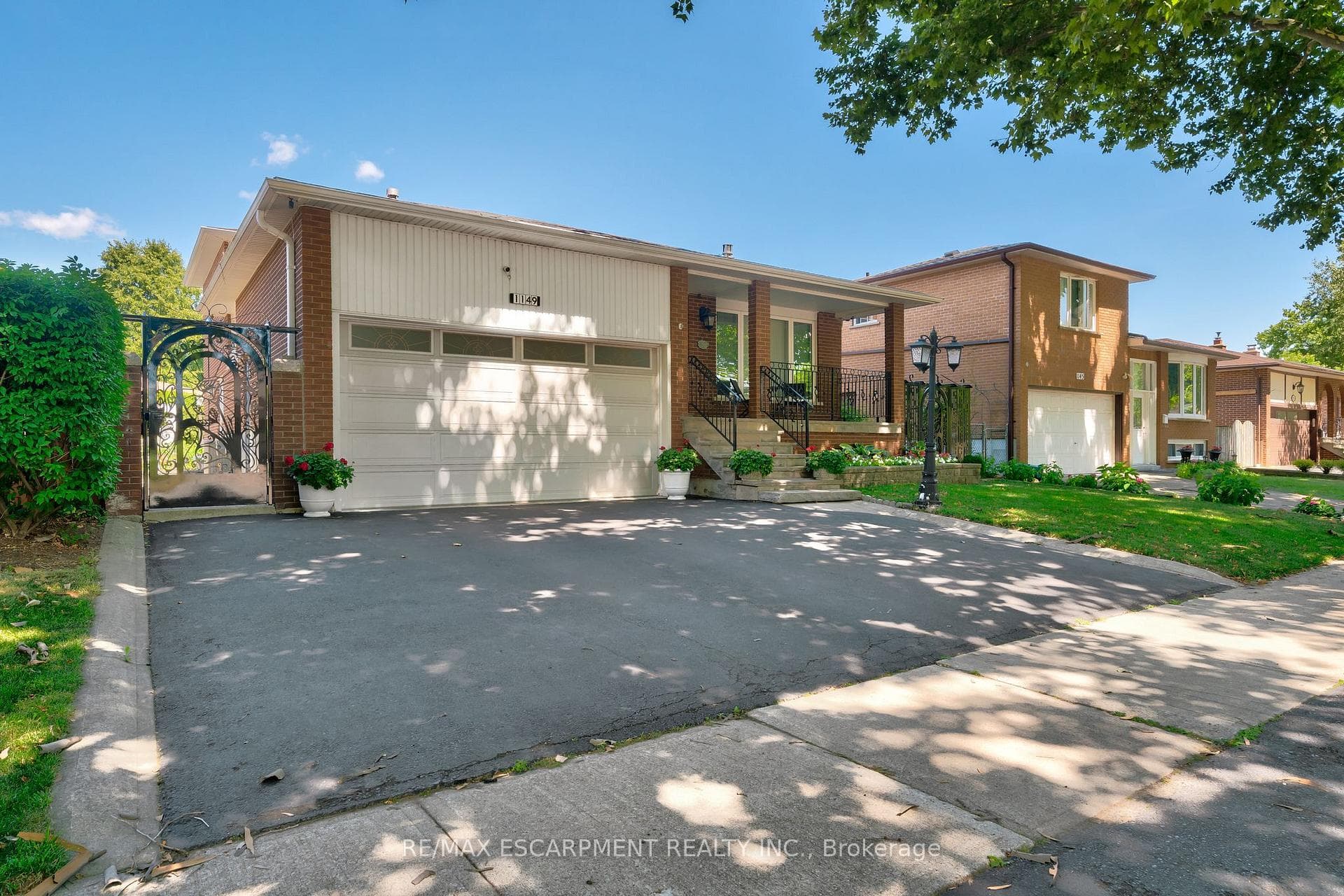1149 Dowland Crescent - Detached photo 2 of 50 in Burlington, Ontario