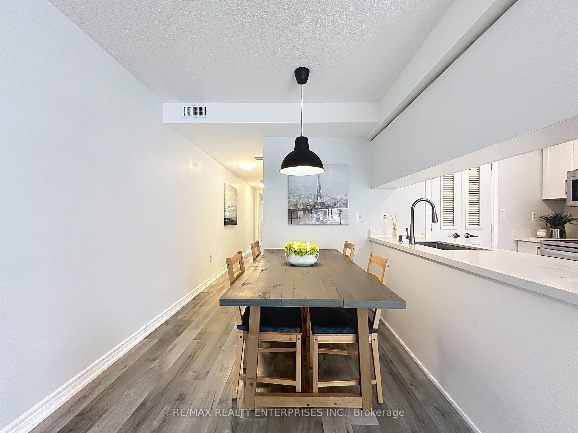 52 Aerodrome Crescent Unit 102 - Condo photo 24 of 47 in Flemingdon Park / Don Mills, Ontario
