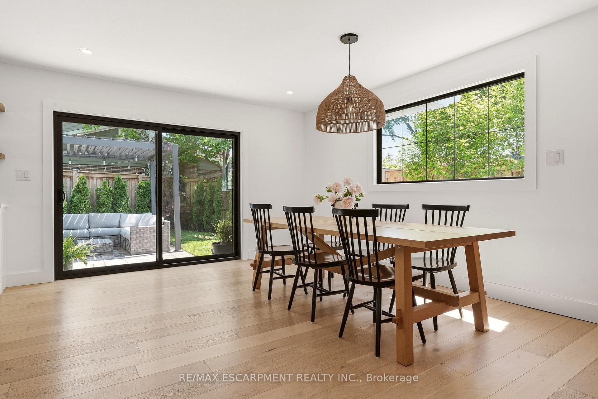 394 RANKIN Drive - Detached photo 9 of 50 in Burlington, Ontario