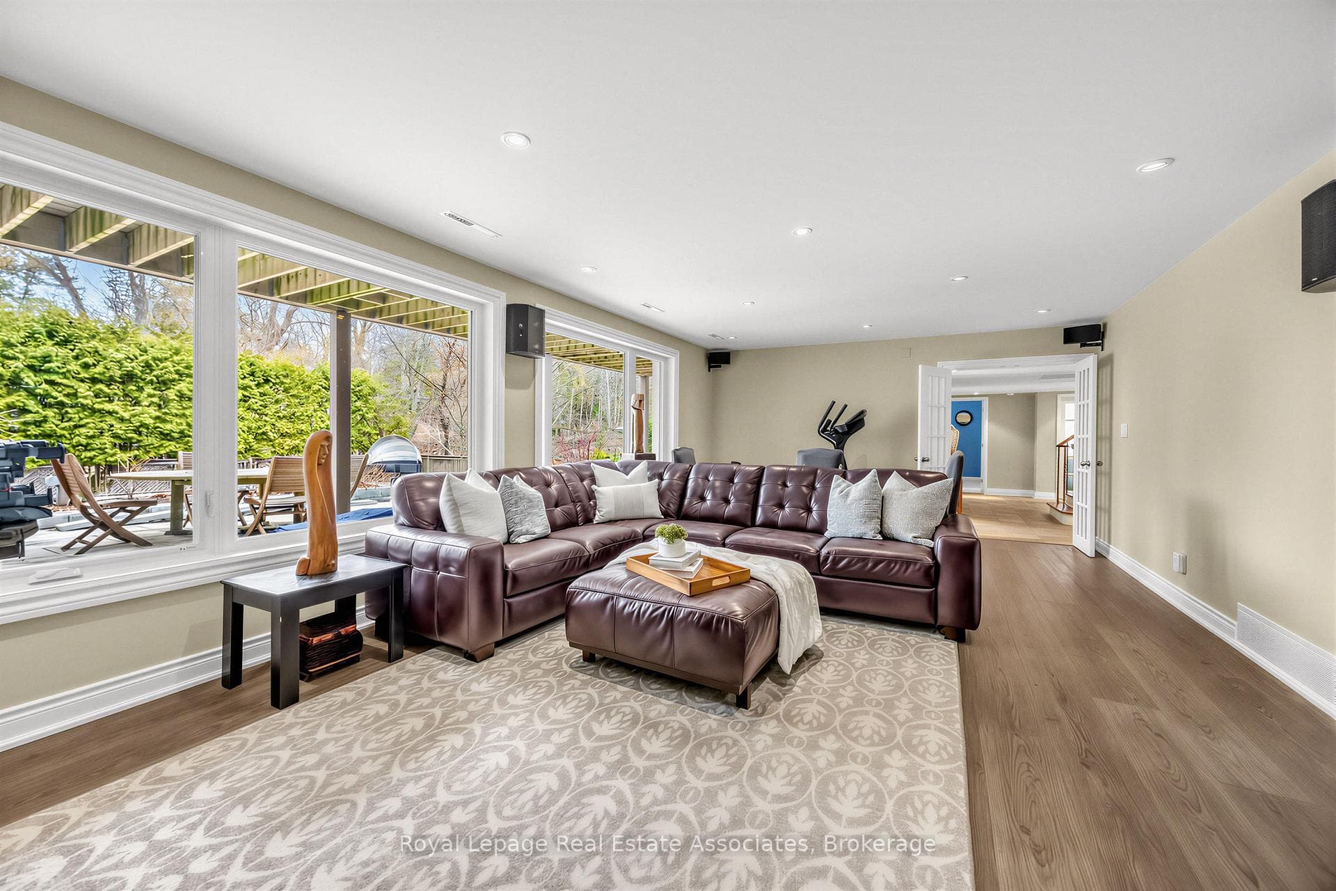 1561 Pinetree Crescent - Detached photo 25 of 42 in Mississauga, Ontario